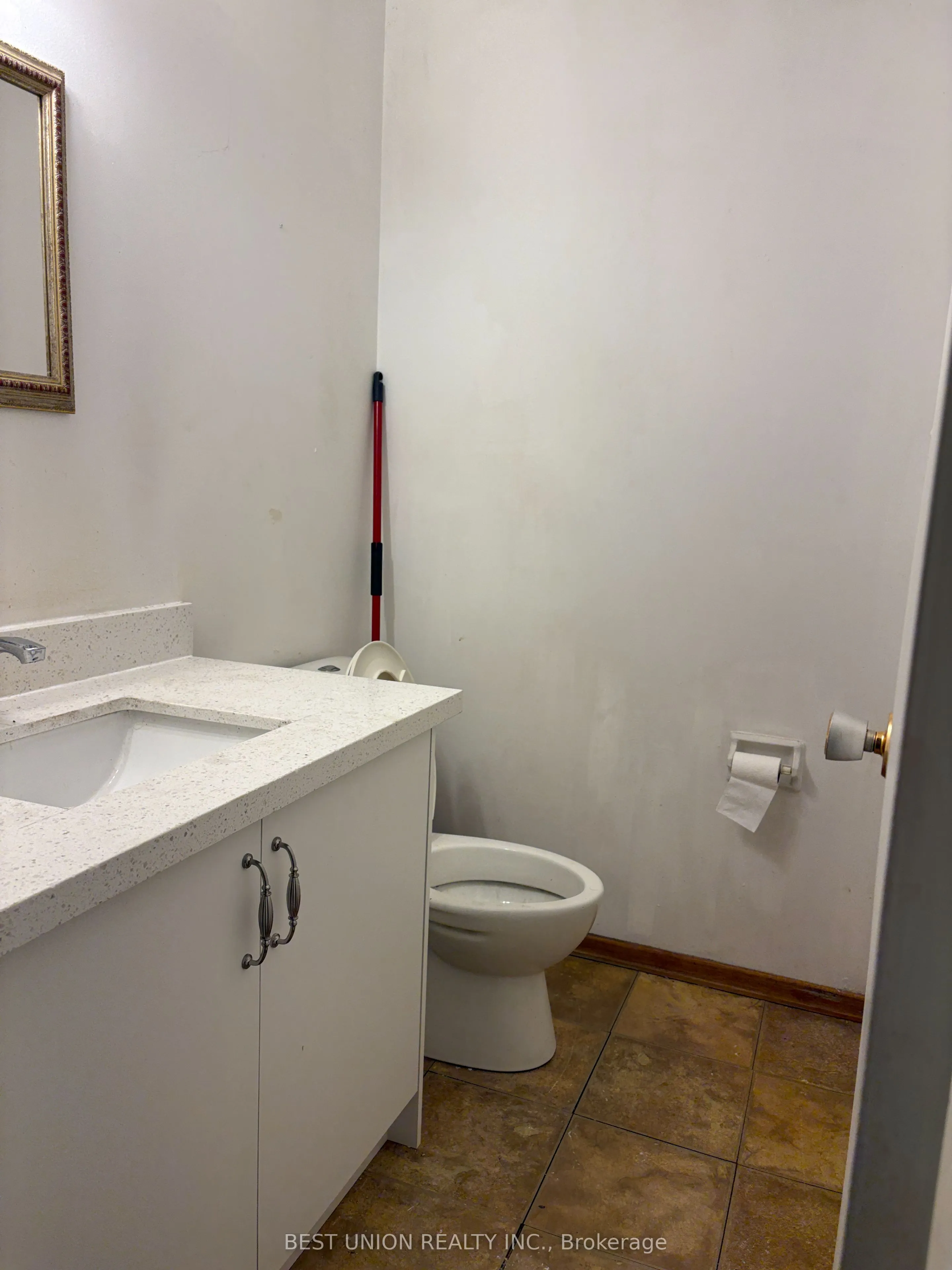 299 Goldenwood Road E, #Lower Unit