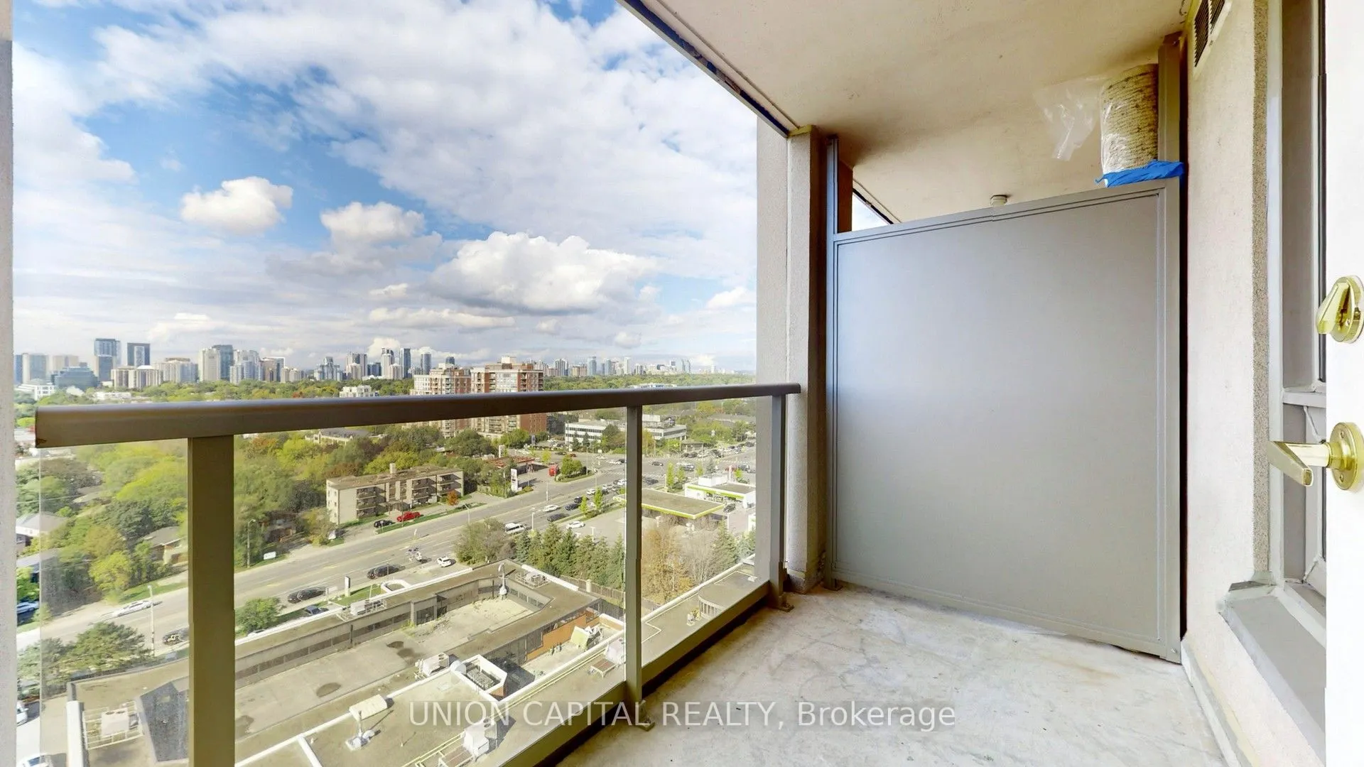 18 Kenaston Gardens, #1609