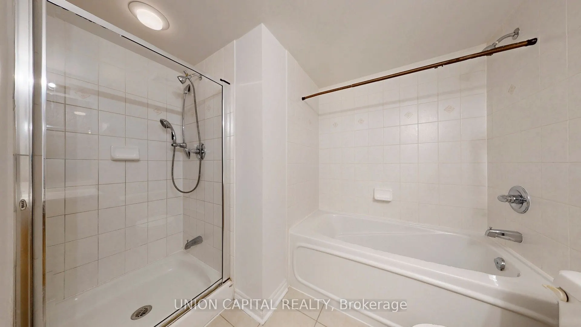 18 Kenaston Gardens, #1609