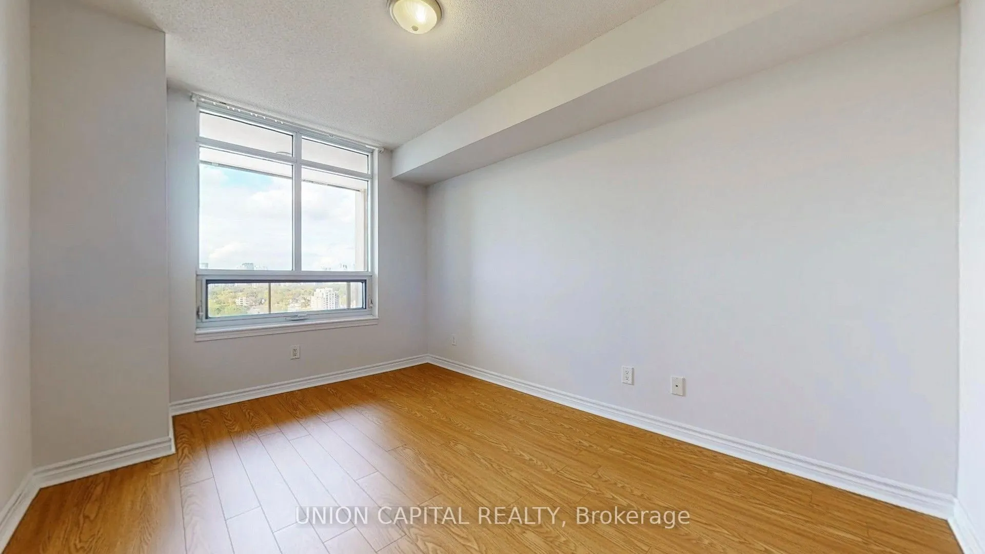18 Kenaston Gardens, #1609