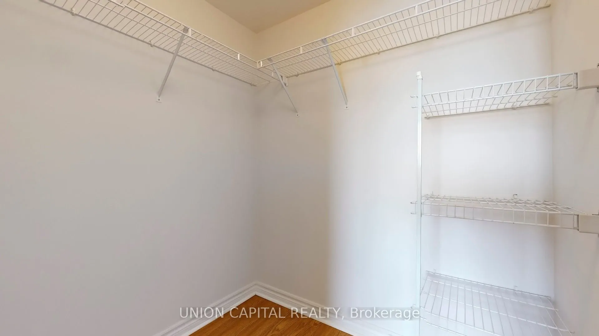 18 Kenaston Gardens, #1609