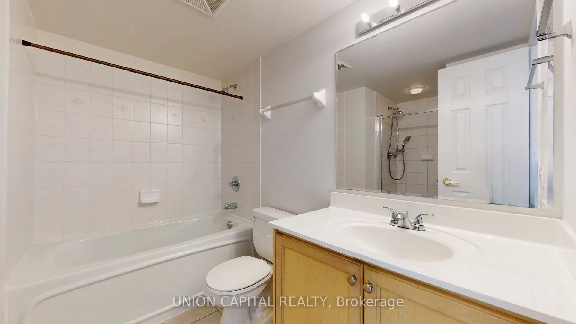 18 Kenaston Gardens, #1609