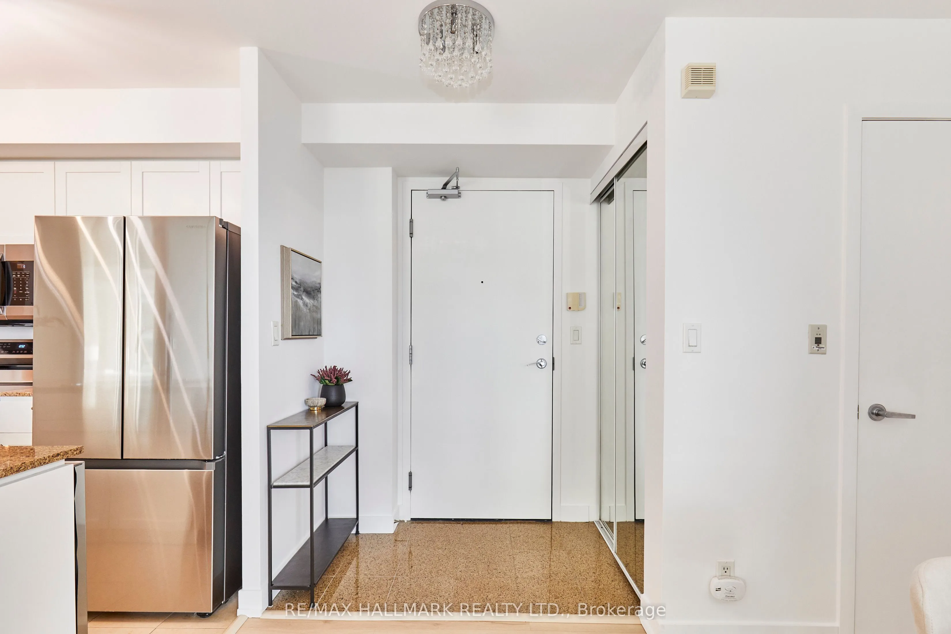 81 Navy Wharf Court, #2306