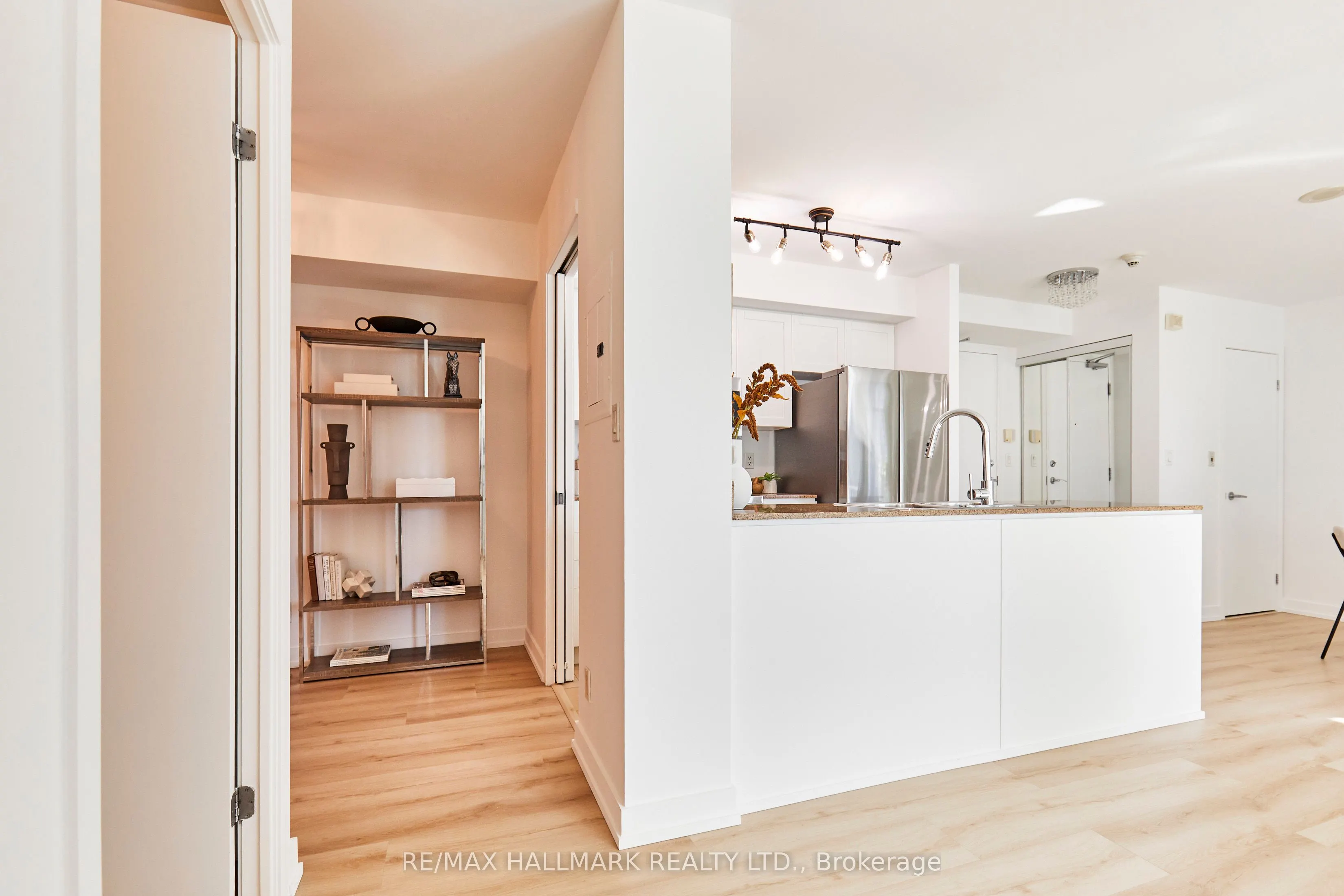 81 Navy Wharf Court, #2306