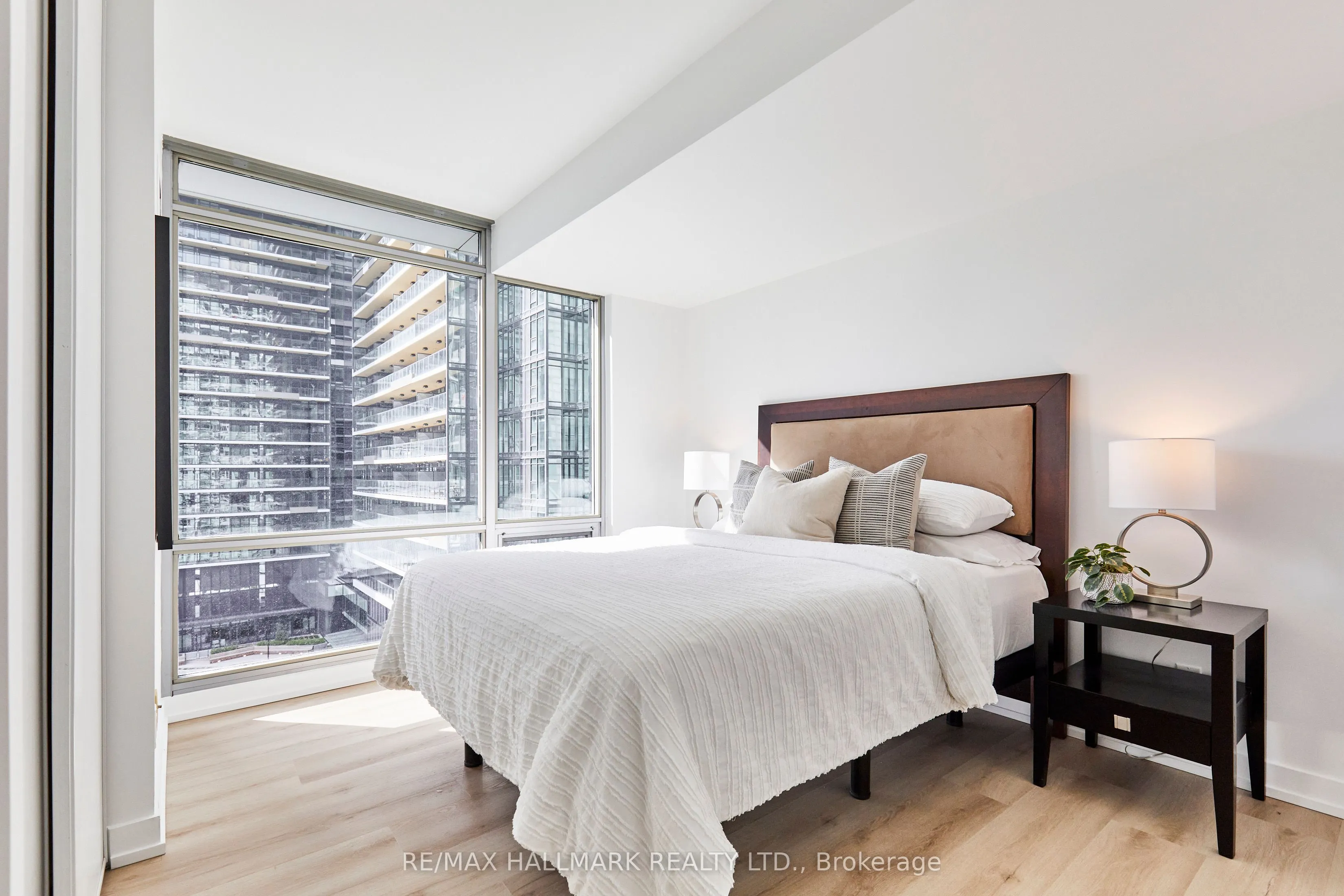 81 Navy Wharf Court, #2306