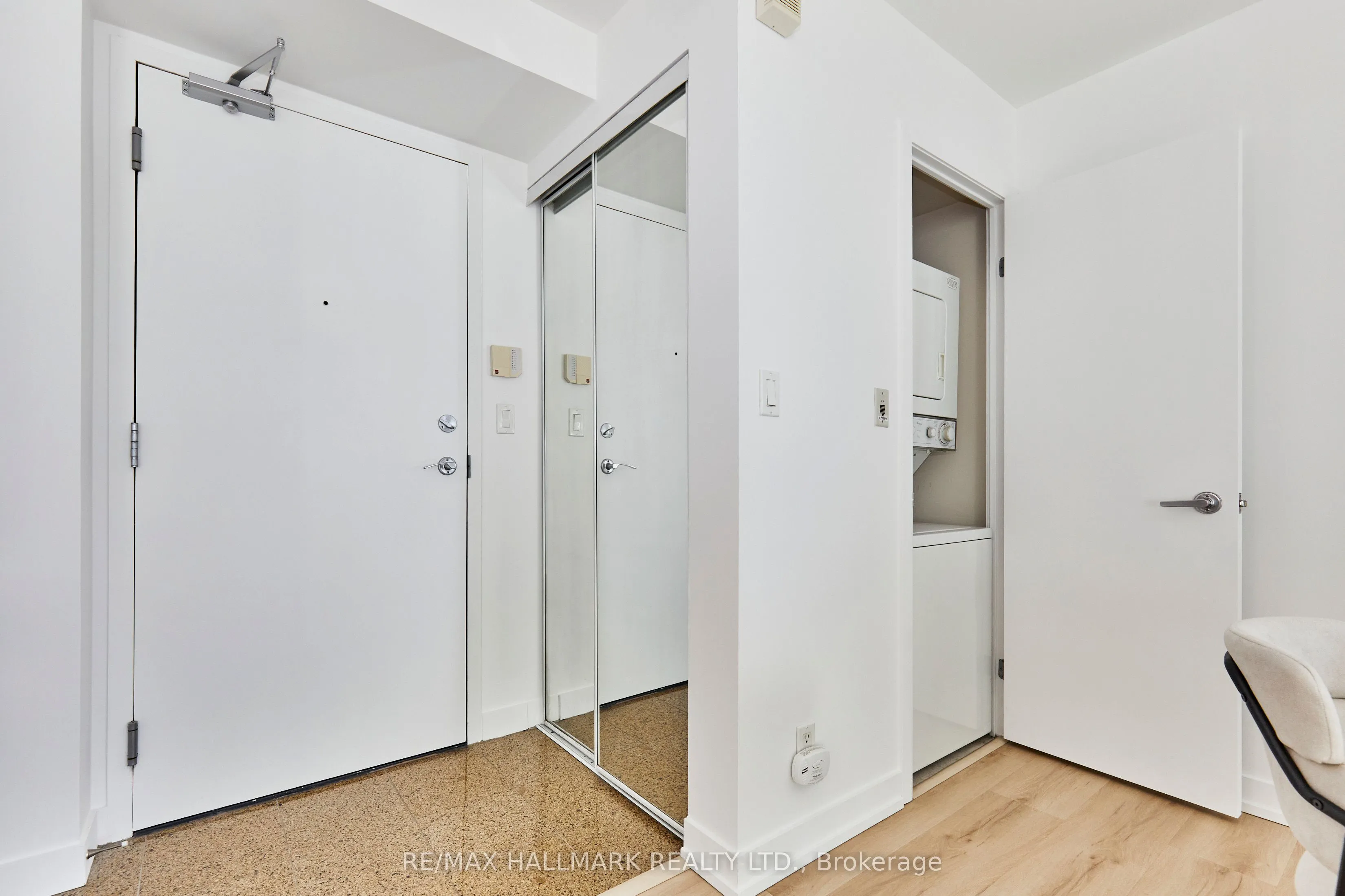 81 Navy Wharf Court, #2306