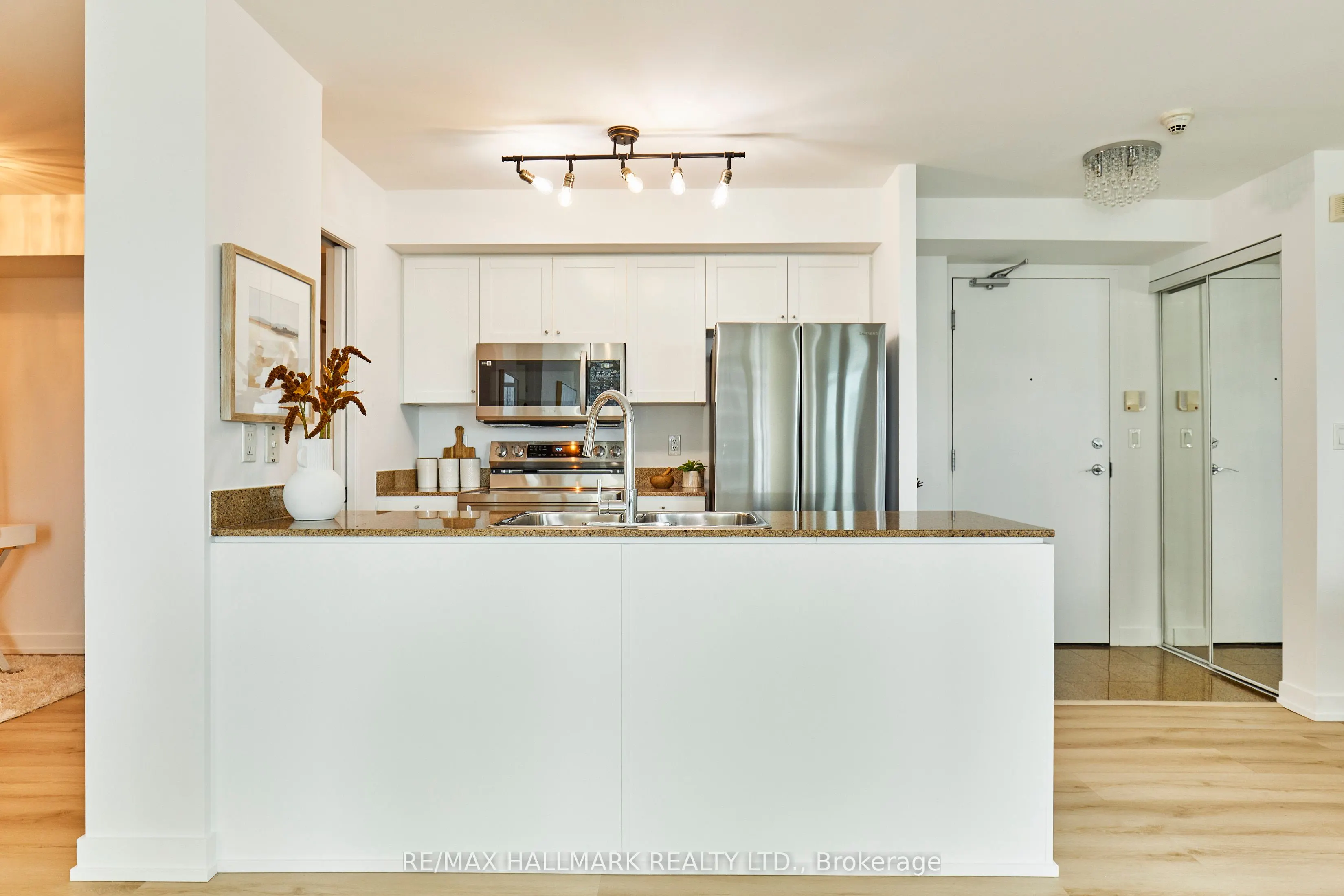 81 Navy Wharf Court, #2306