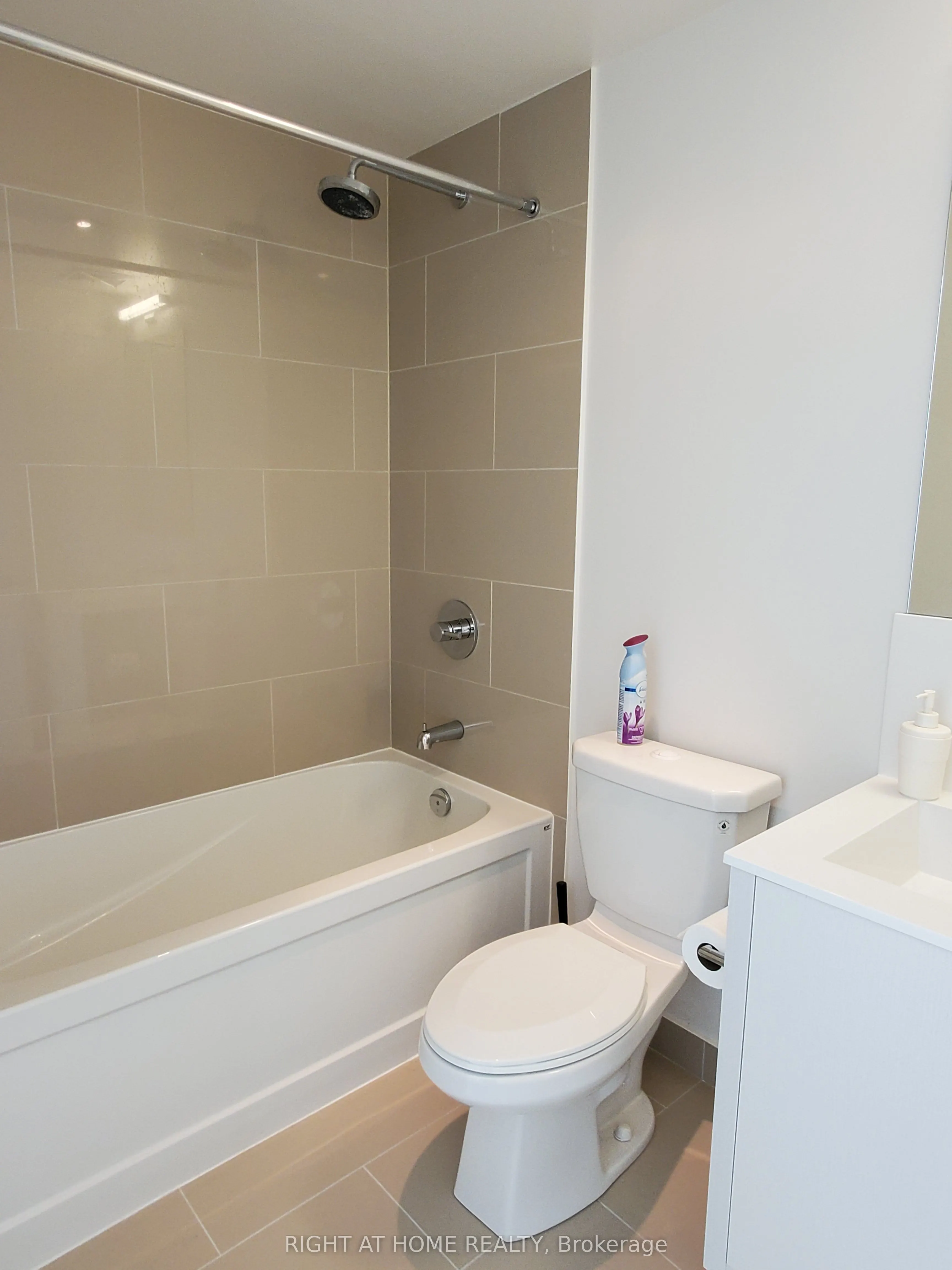 100 Harbour Street, #5408