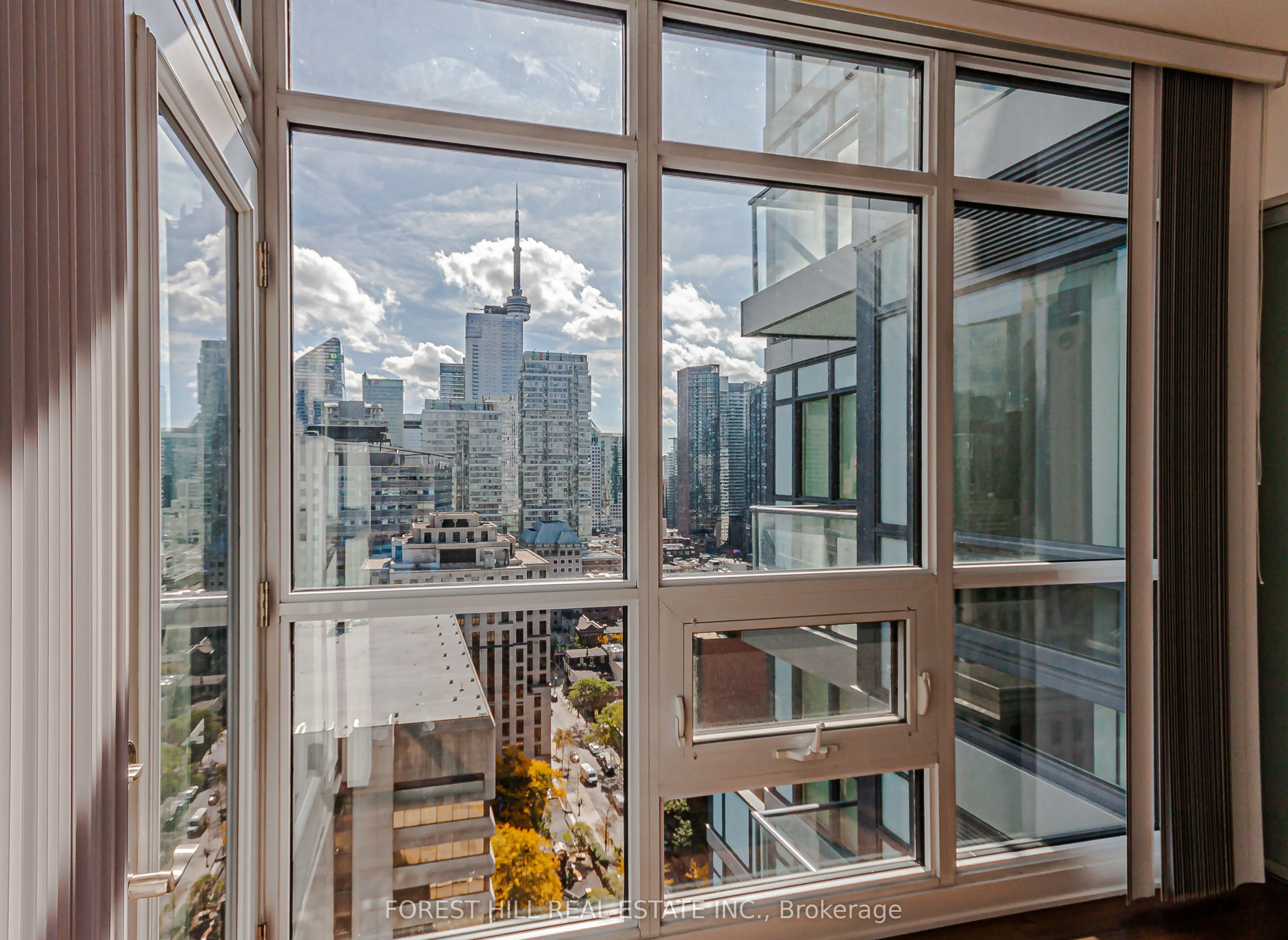 210 Simcoe Street, #2201