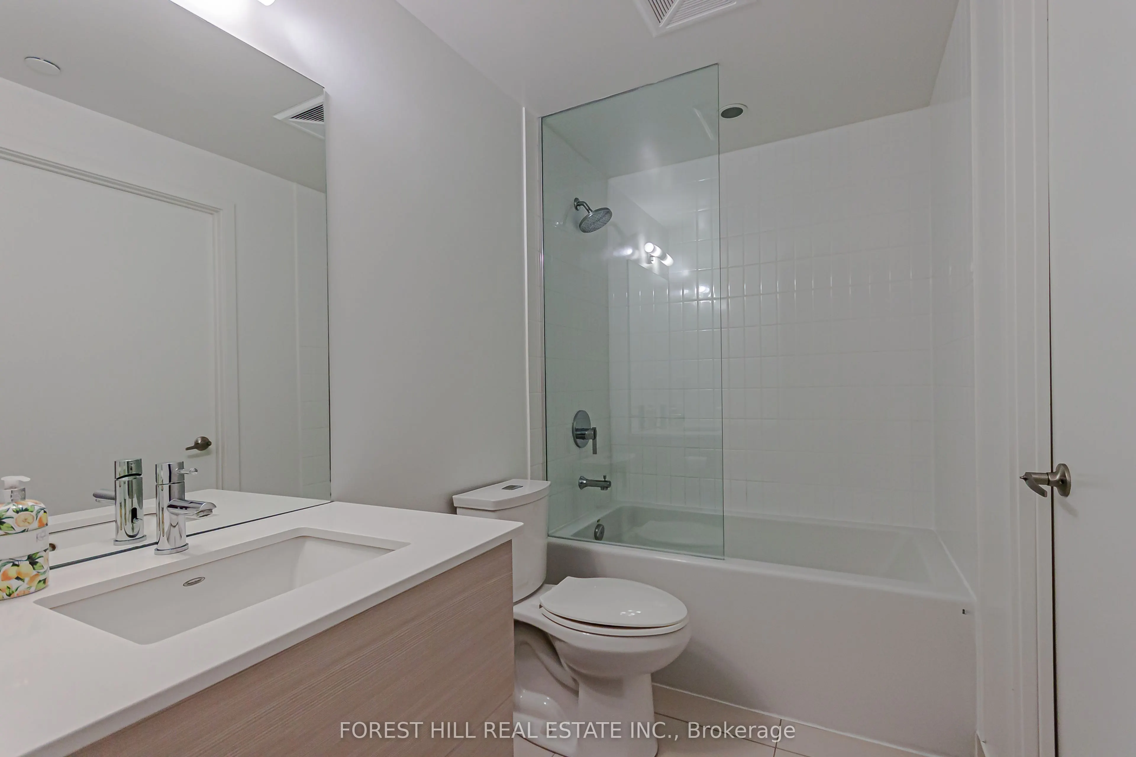 210 Simcoe Street, #2201