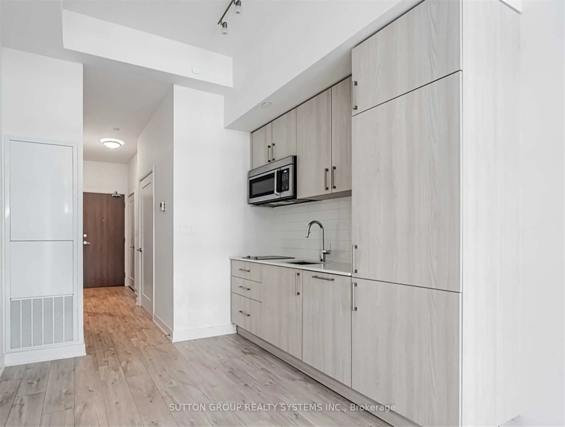576 Front Street, #817