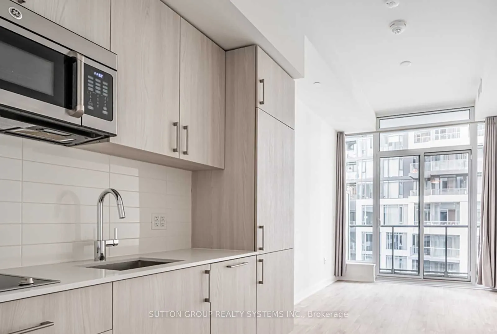 576 Front Street, #817