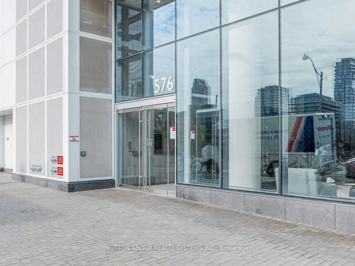 576 Front Street, #817