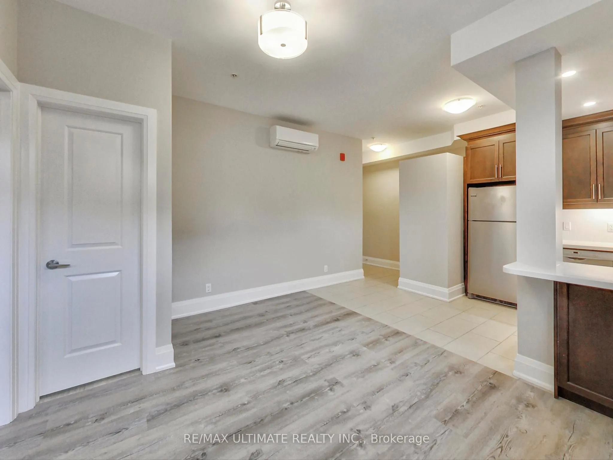 458 Oakwood Avenue, #102
