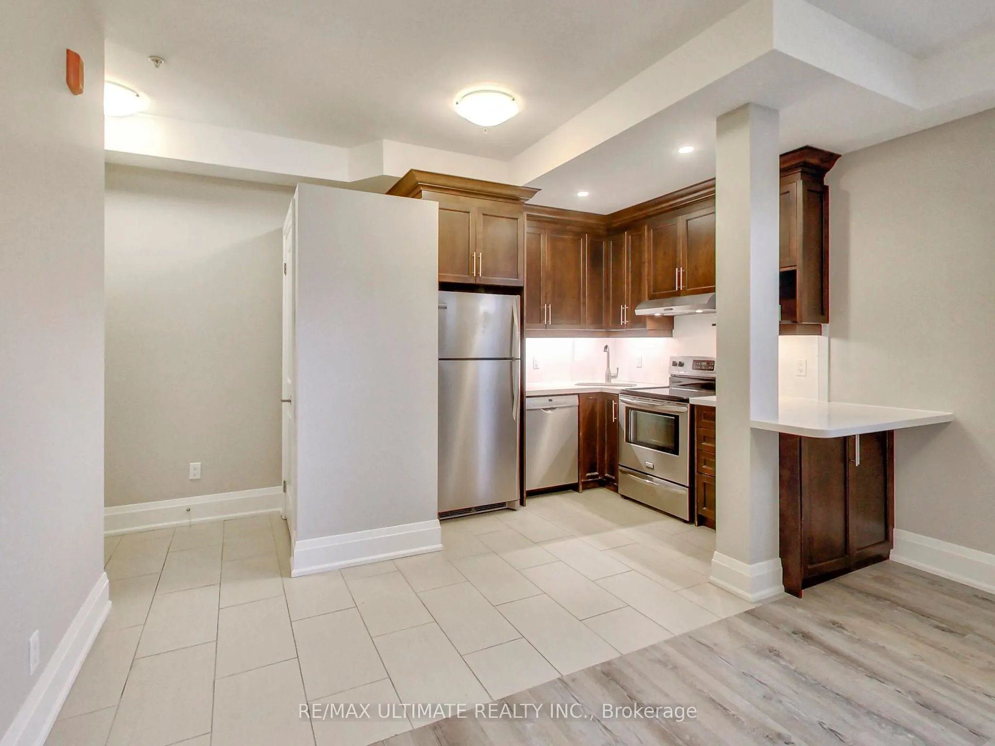 458 Oakwood Avenue, #102