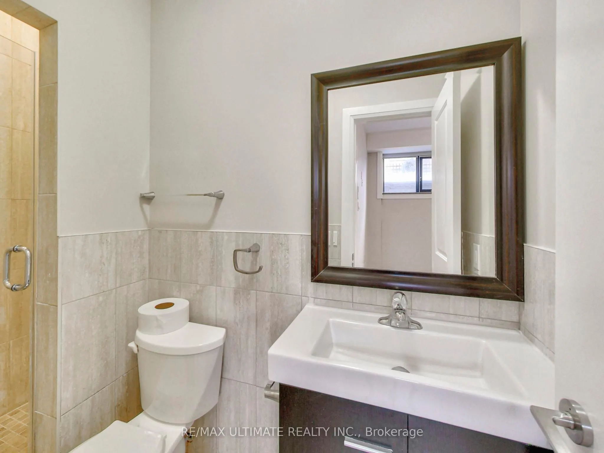 458 Oakwood Avenue, #102