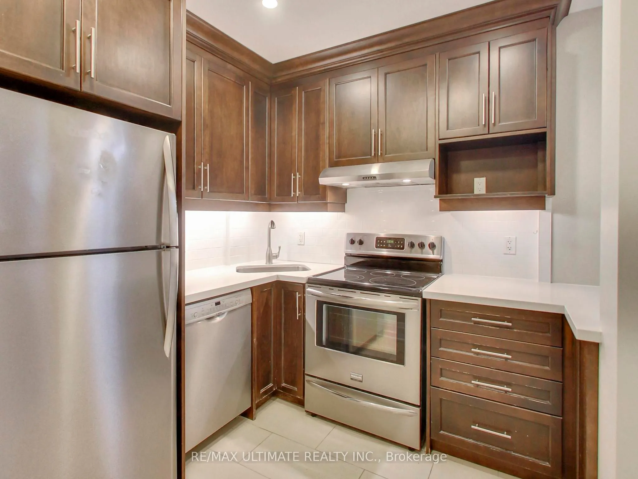 458 Oakwood Avenue, #102