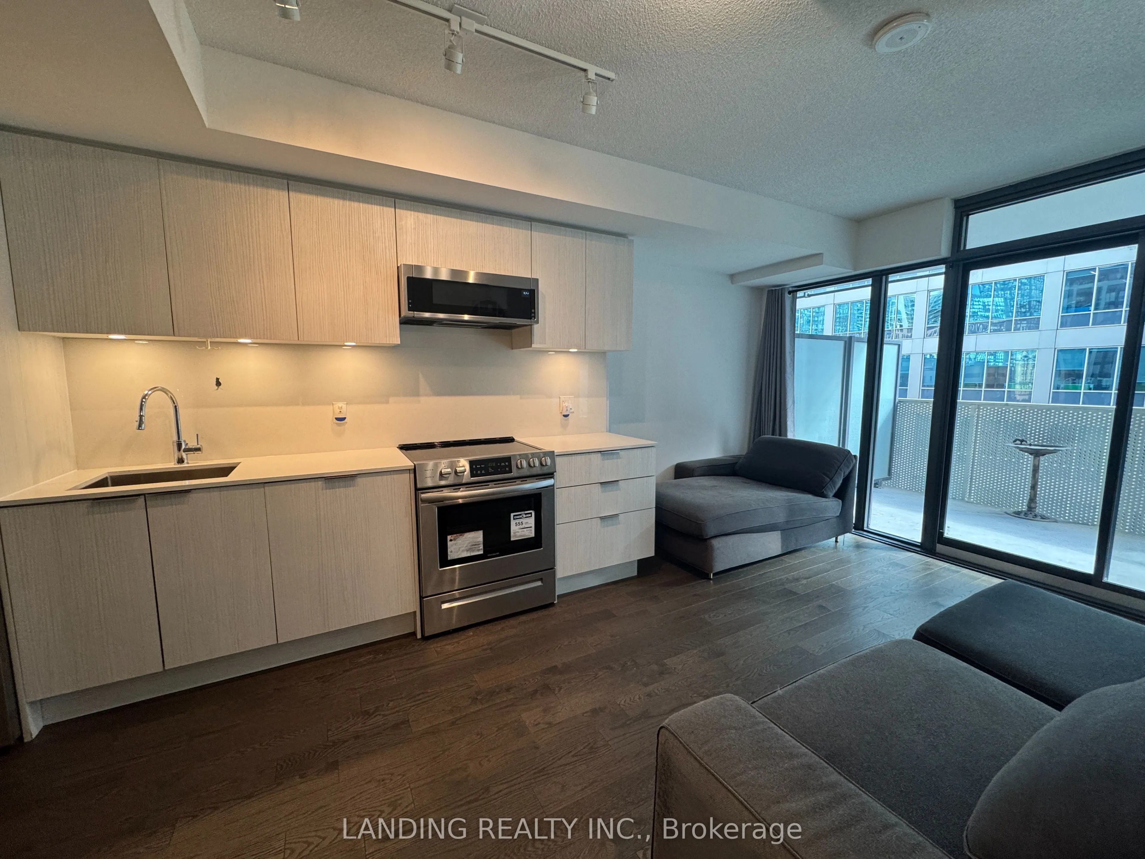25 Richmond Street E, #904