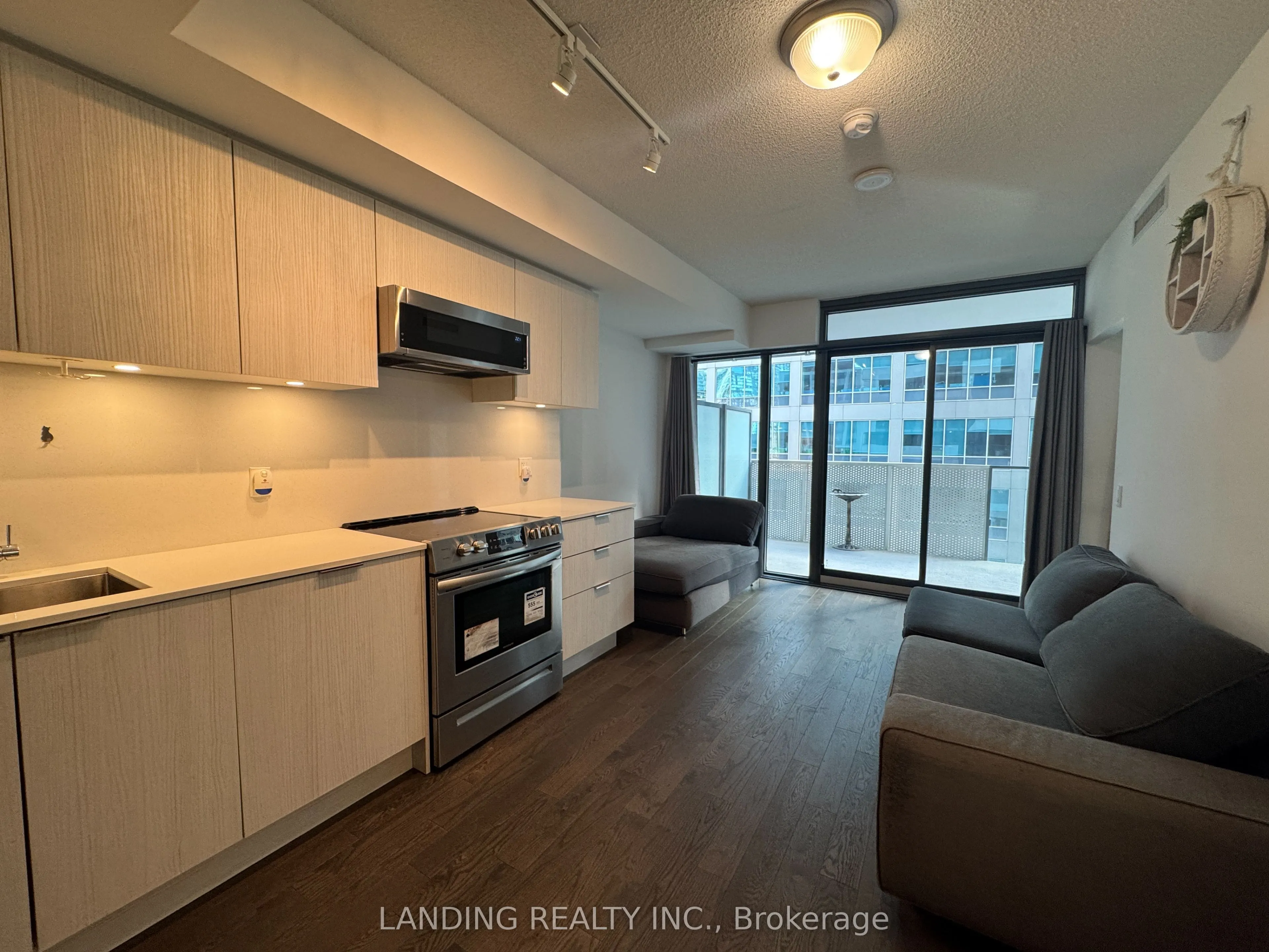 25 Richmond Street E, #904