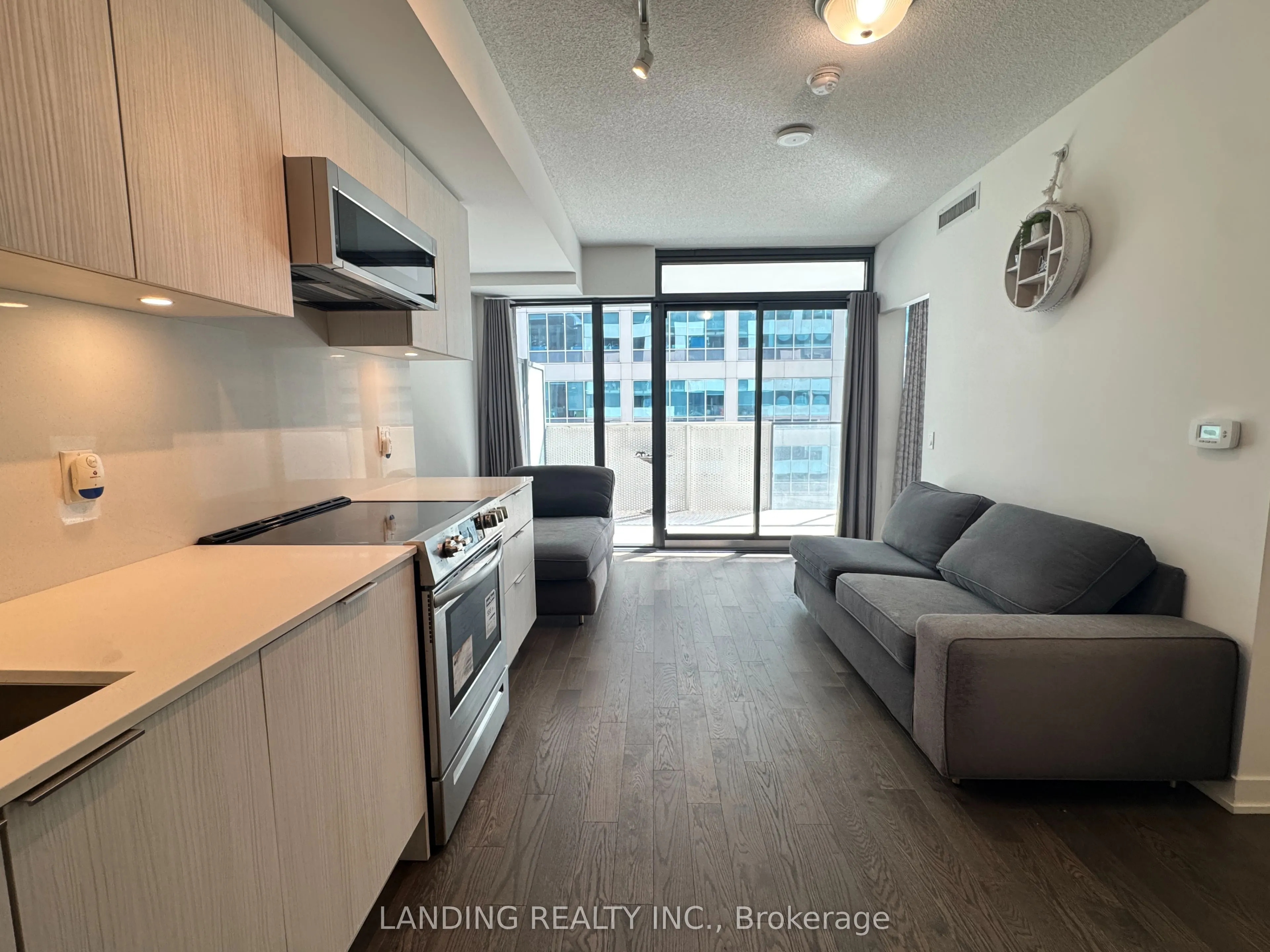 25 Richmond Street E, #904