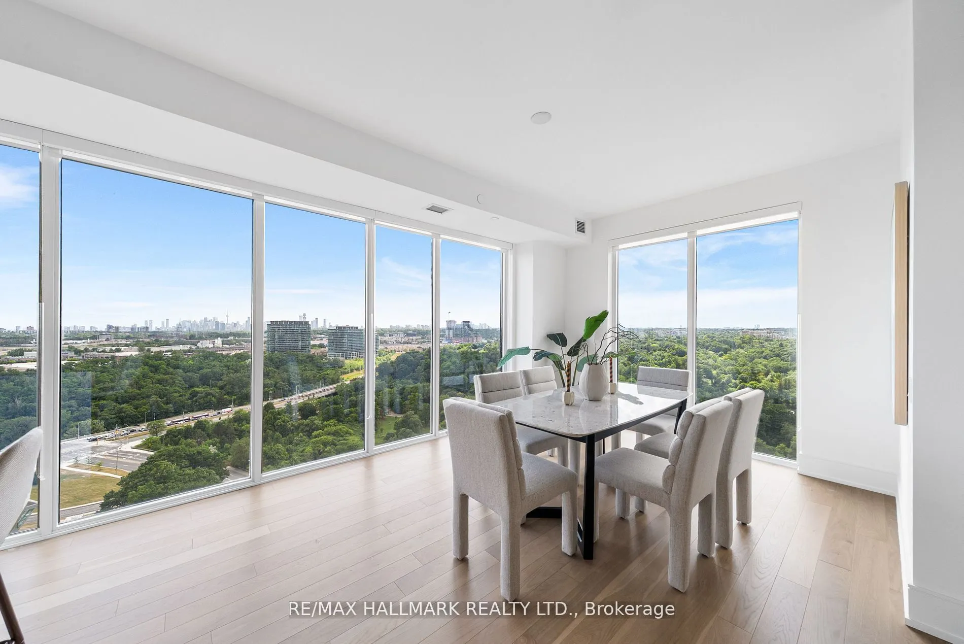 10 Inn On The Park Drive, #1710