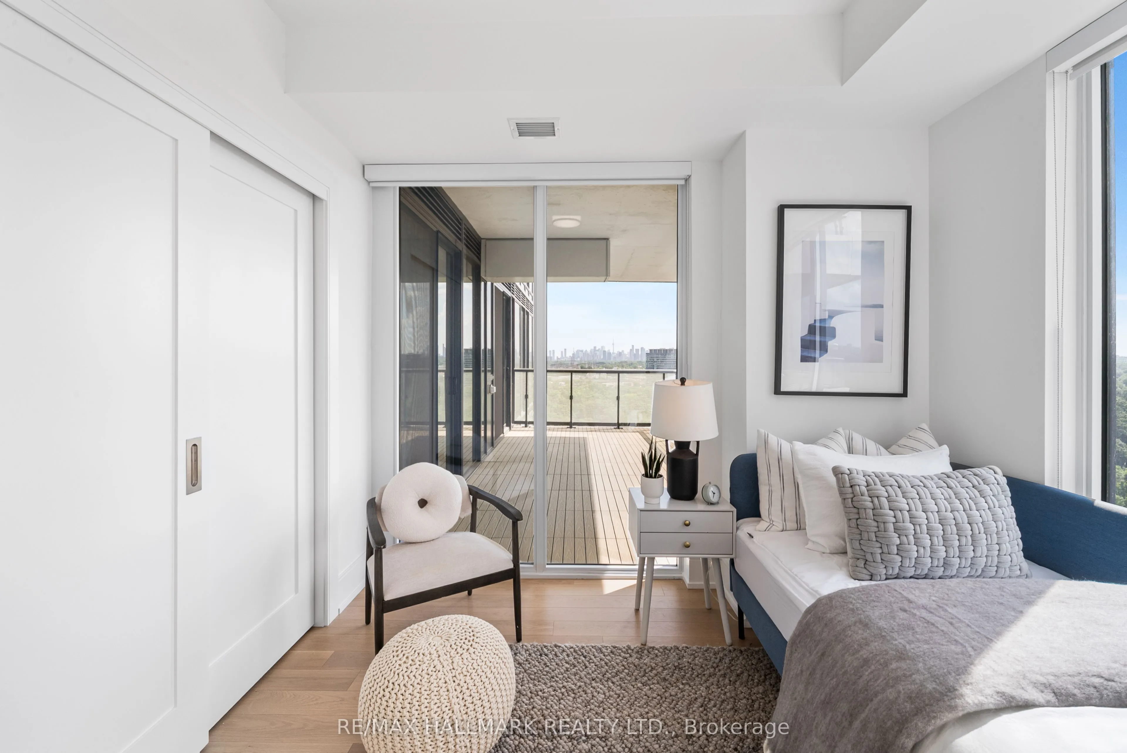 10 Inn On The Park Drive, #1710
