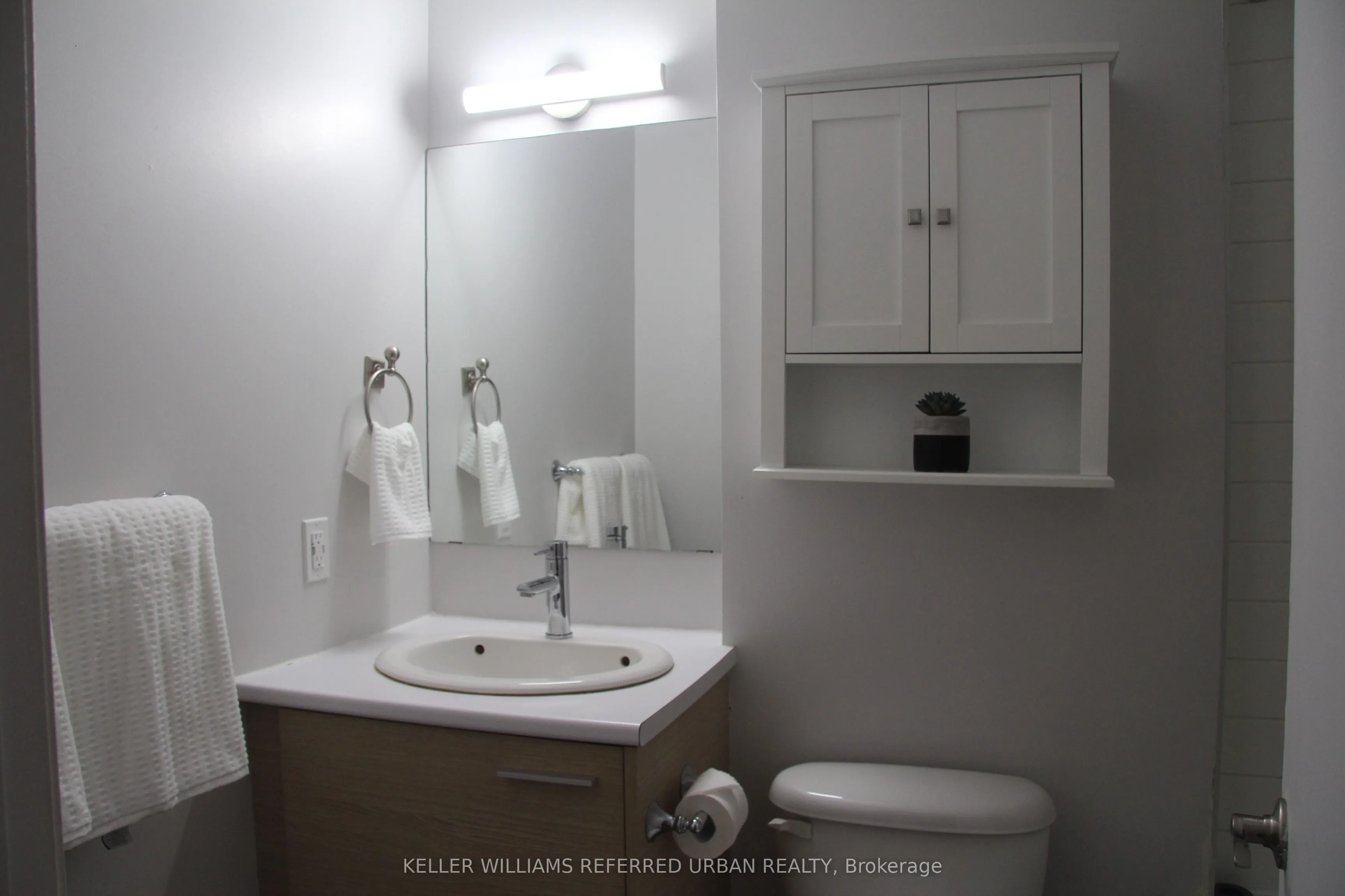 569 King Street E, #204
