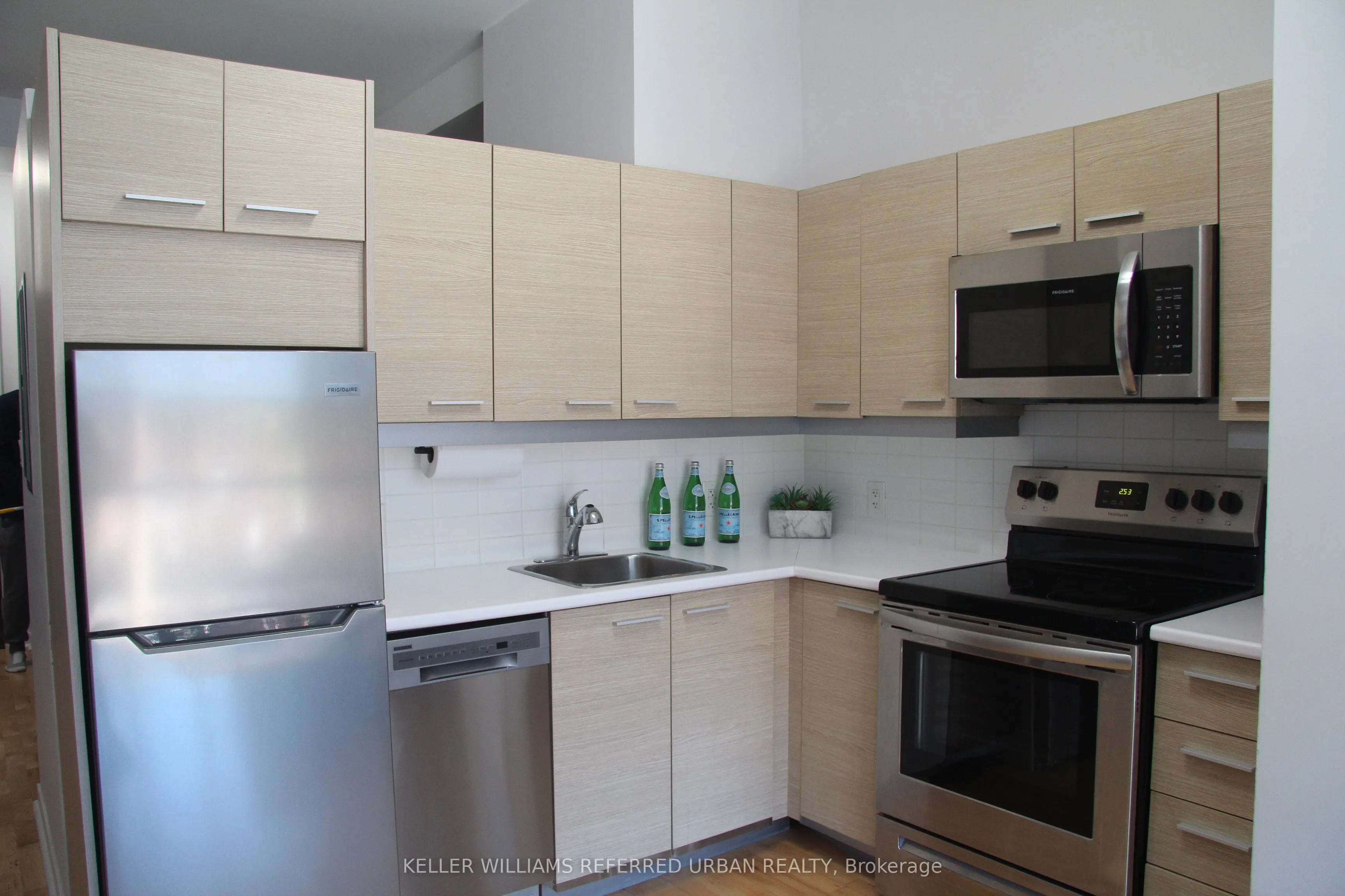 569 King Street E, #204
