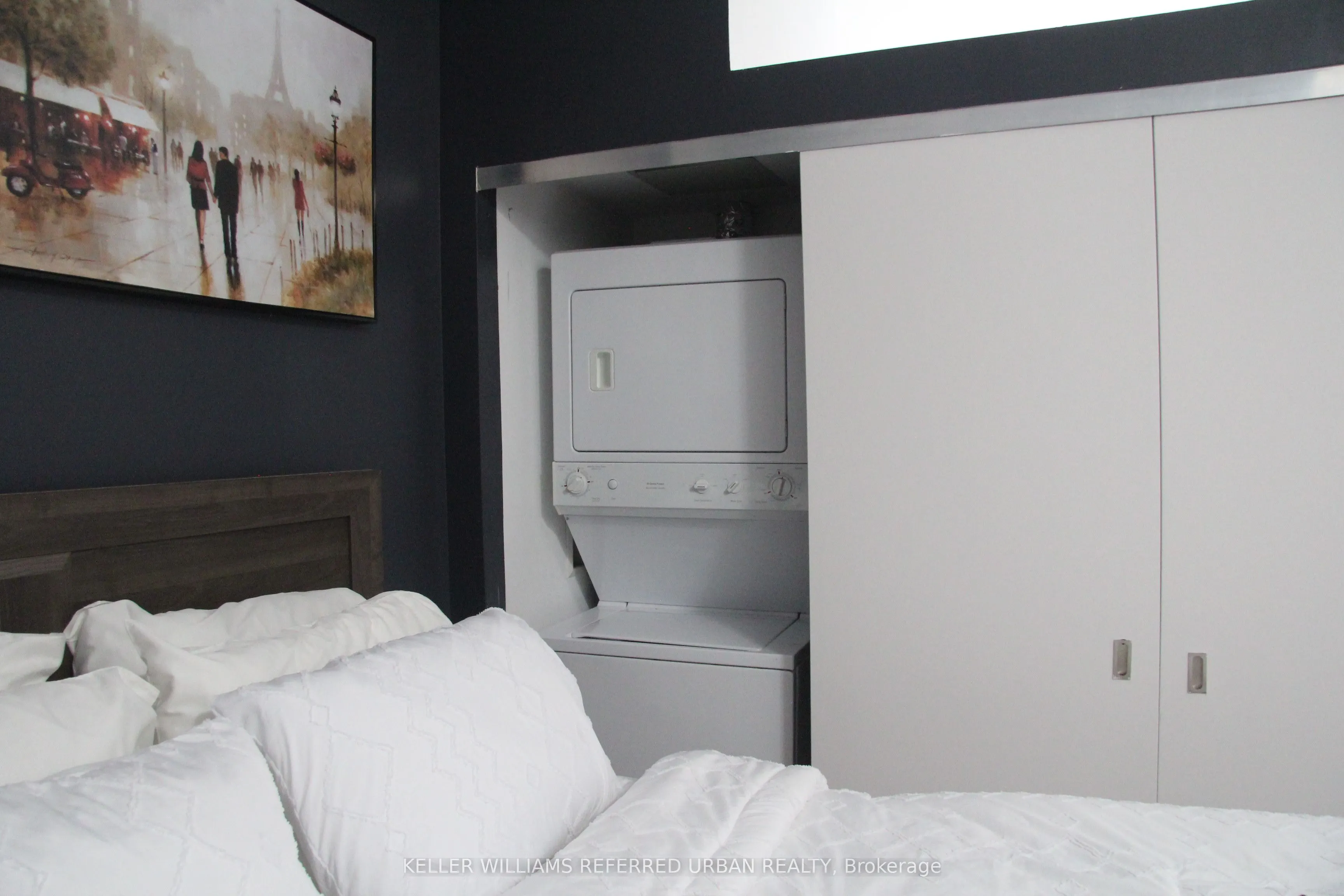569 King Street E, #204