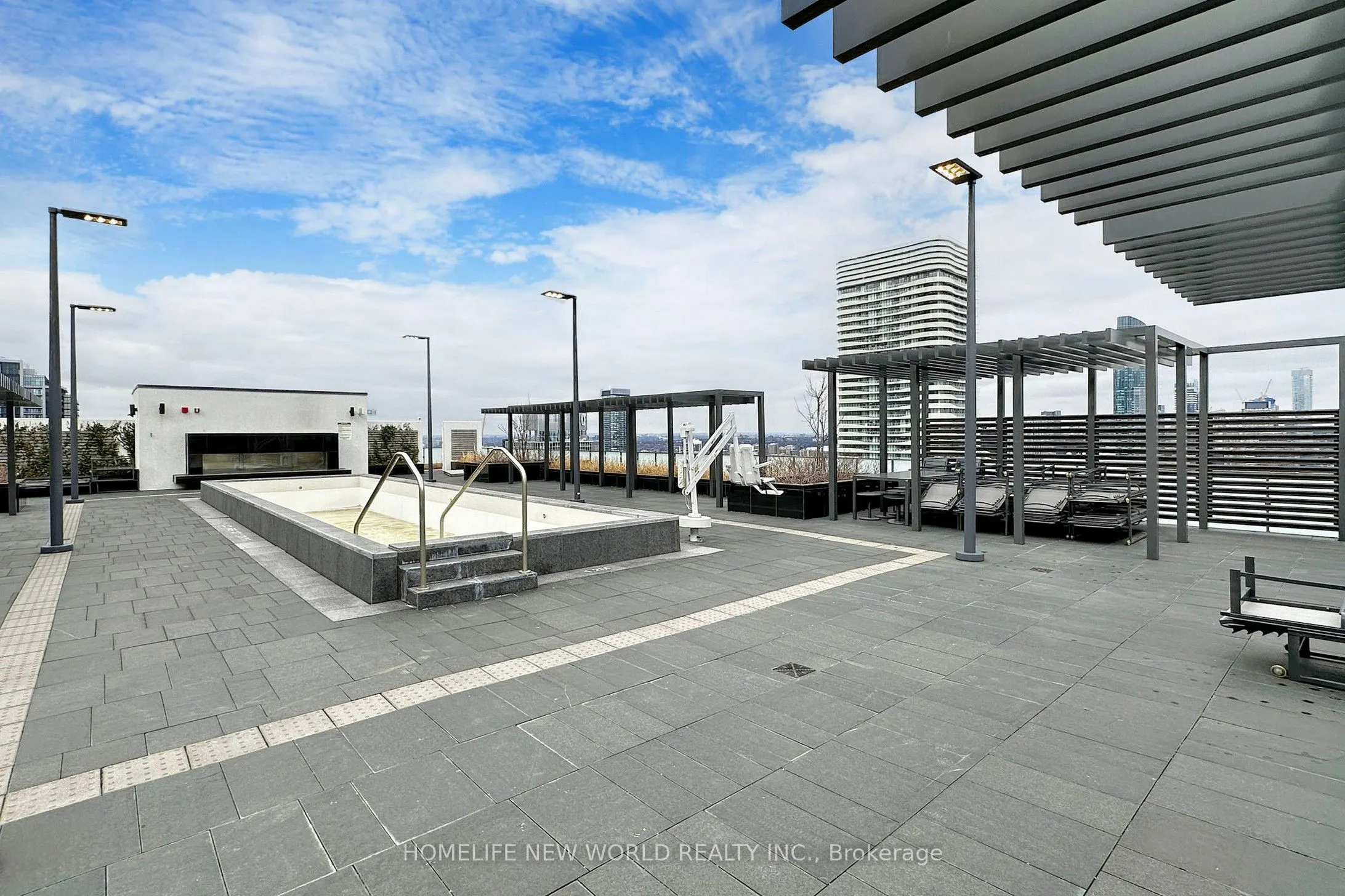 22 Lombard Street, #201