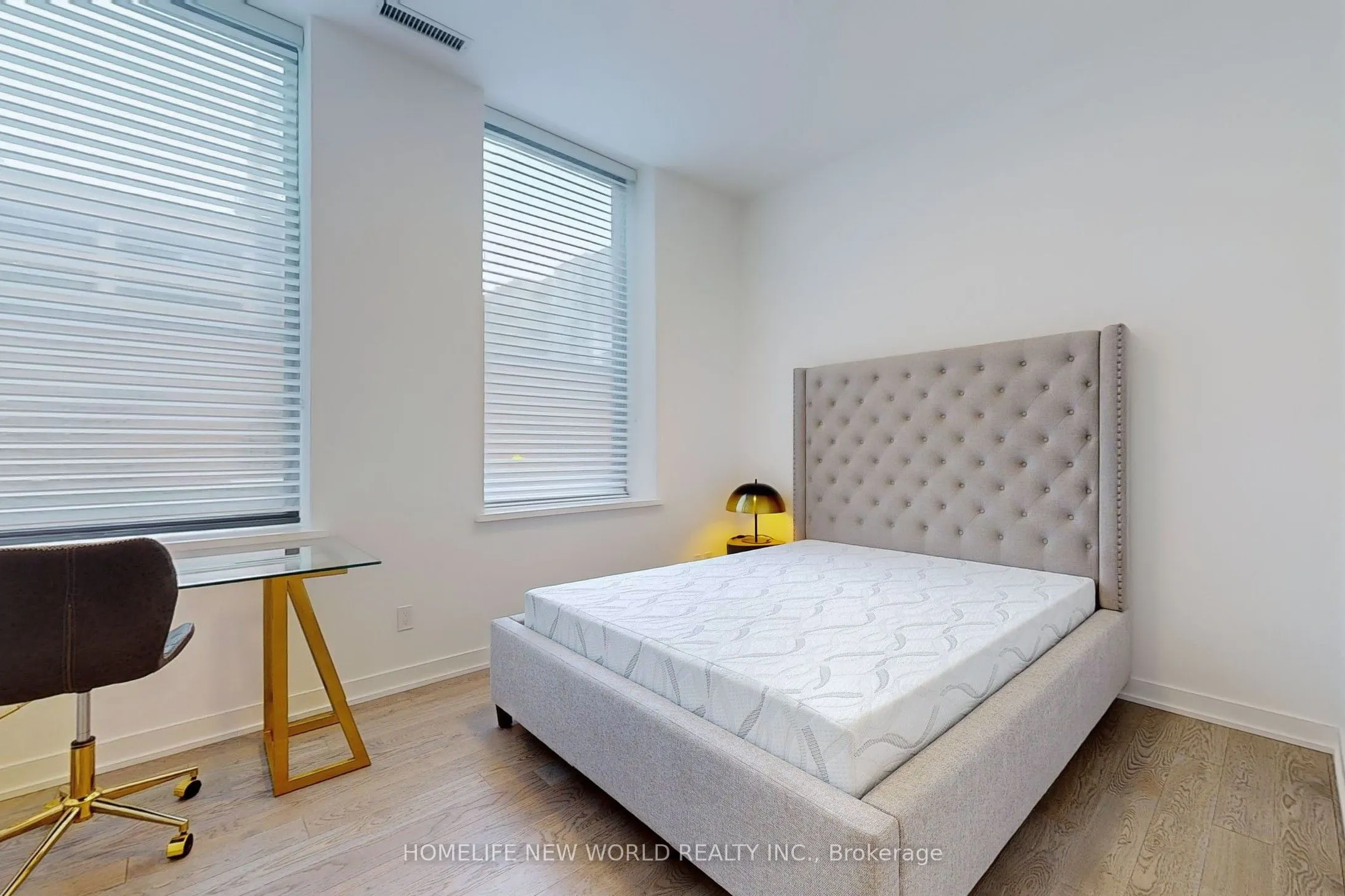 22 Lombard Street, #201
