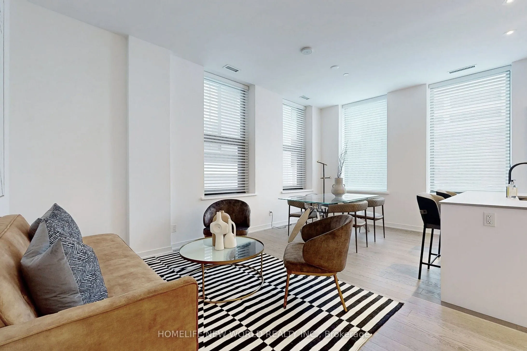 22 Lombard Street, #201