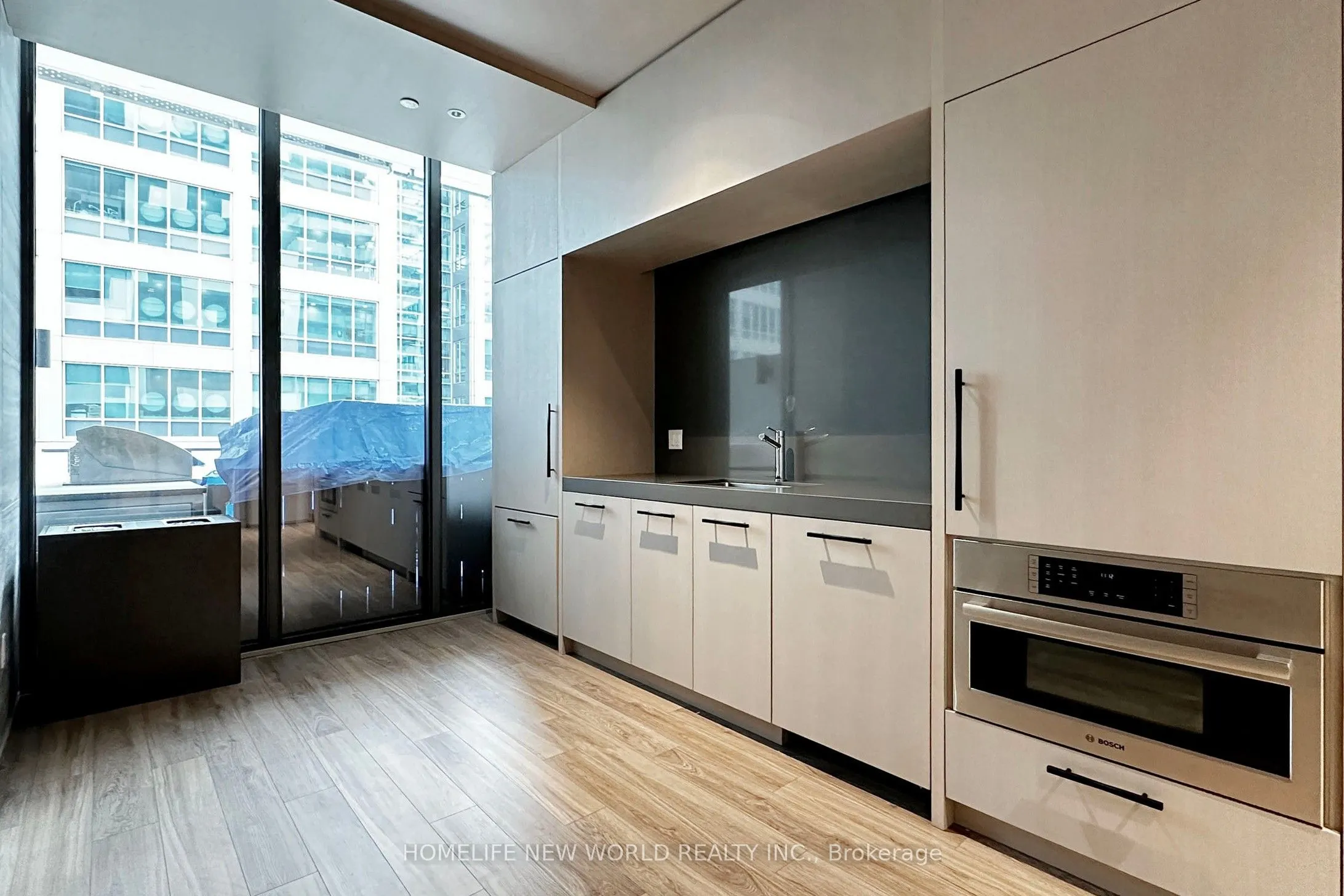 22 Lombard Street, #201