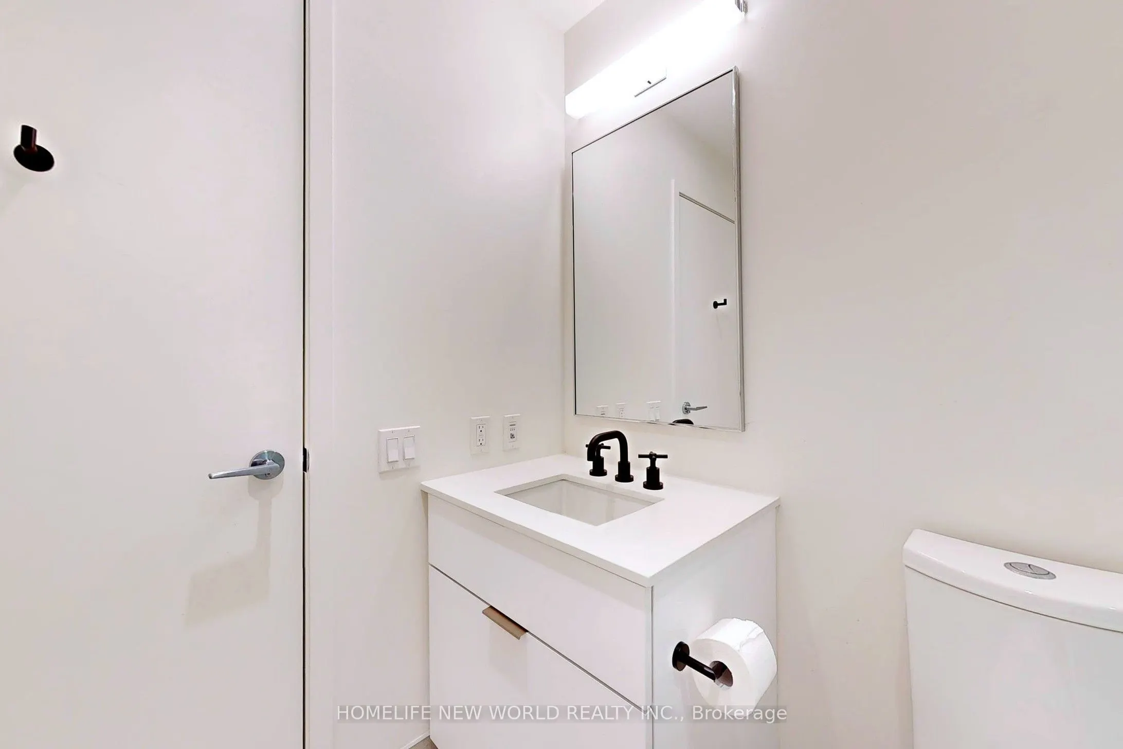 22 Lombard Street, #201
