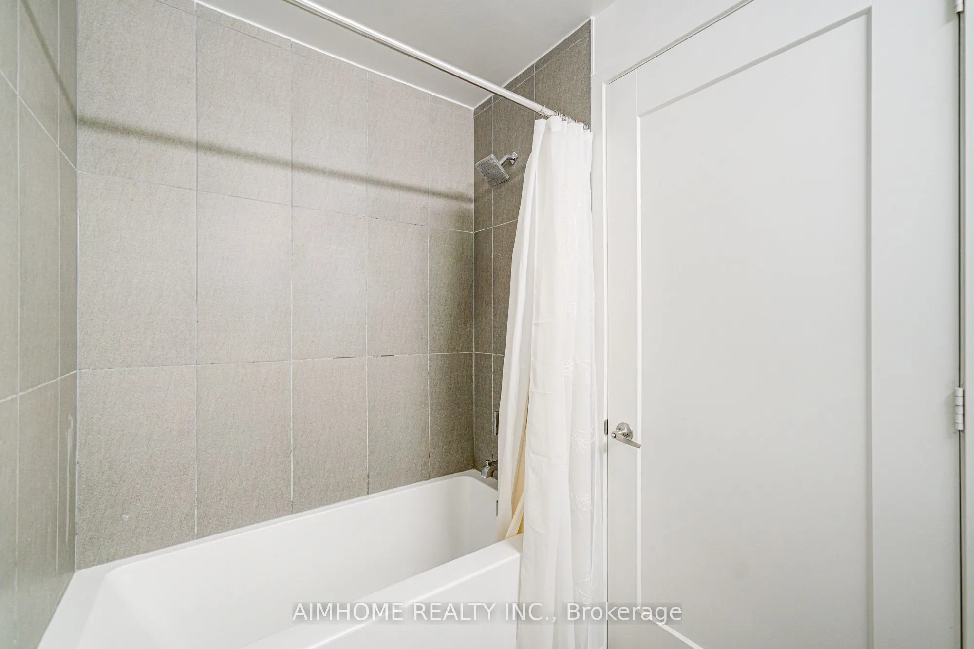 70 Princess Street, #1723