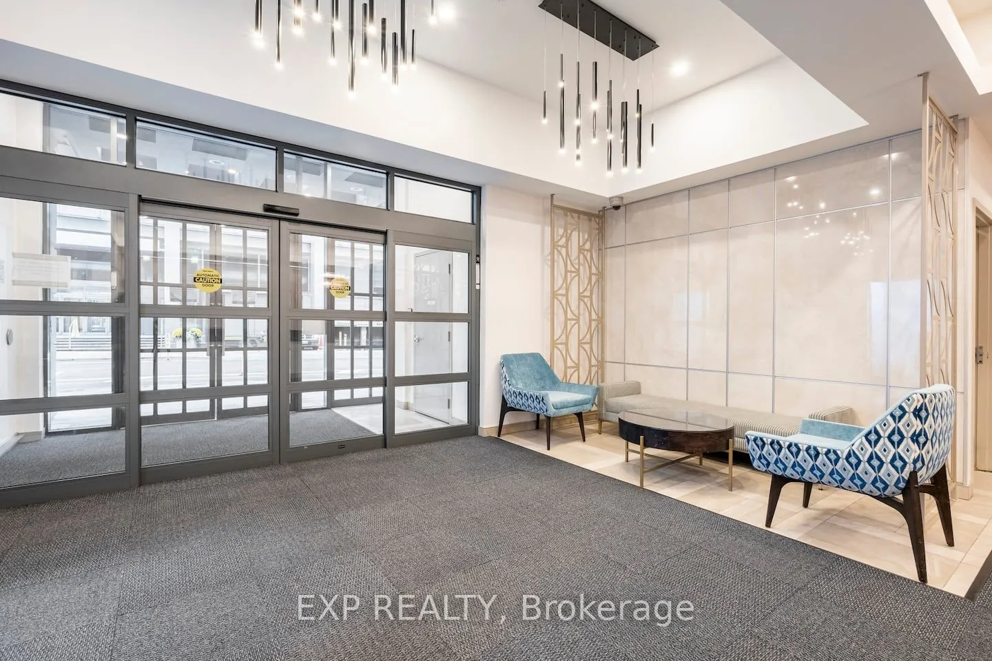 140 Simcoe Street, #512