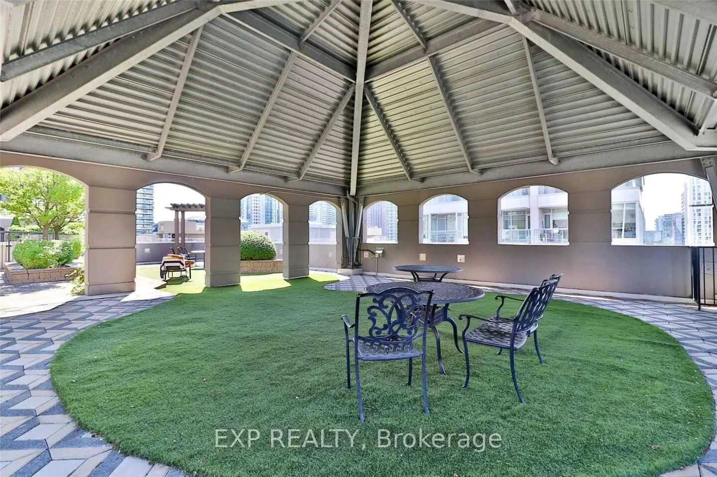 140 Simcoe Street, #512