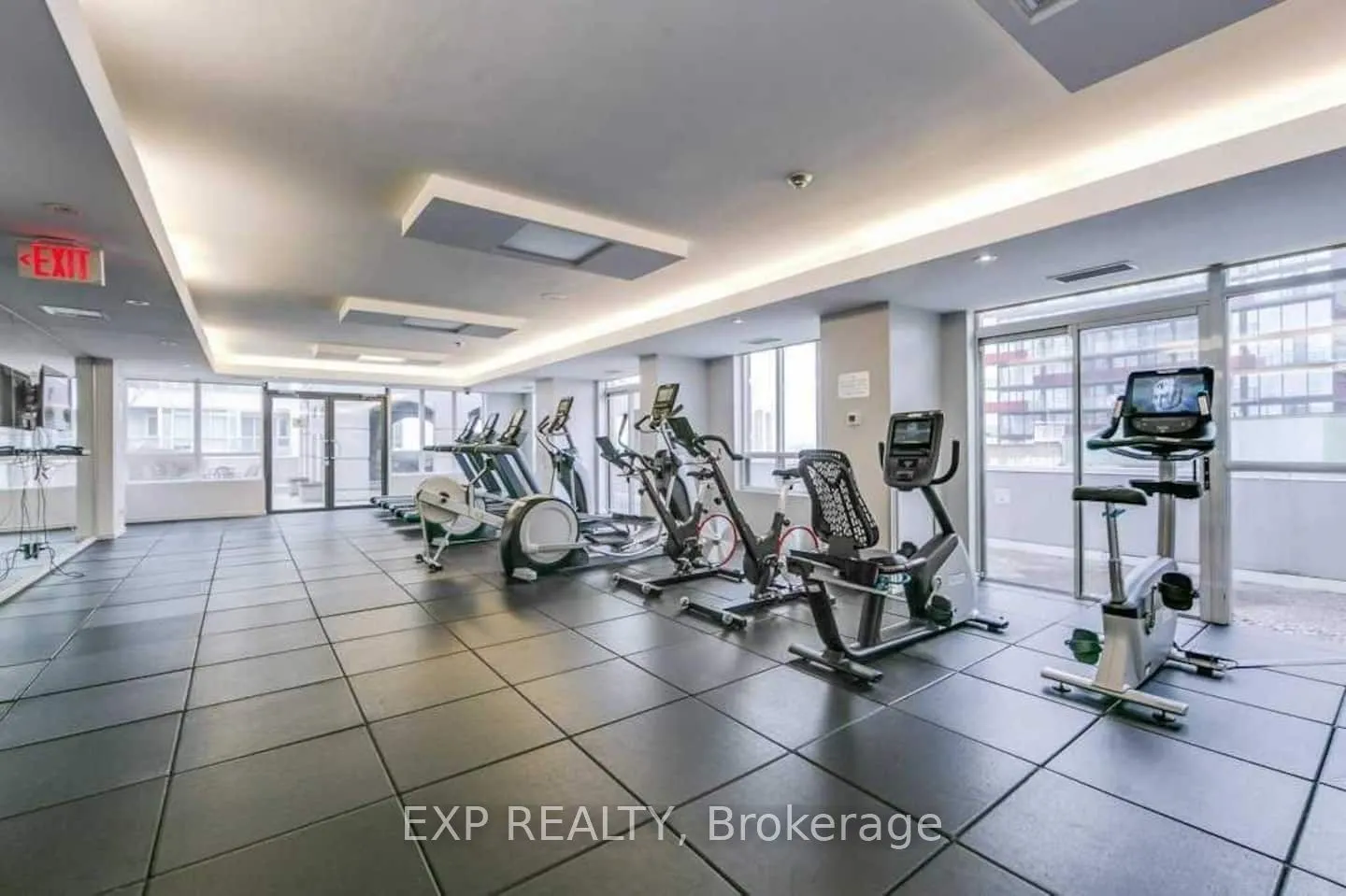 140 Simcoe Street, #512