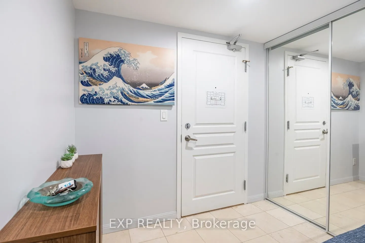 140 Simcoe Street, #512