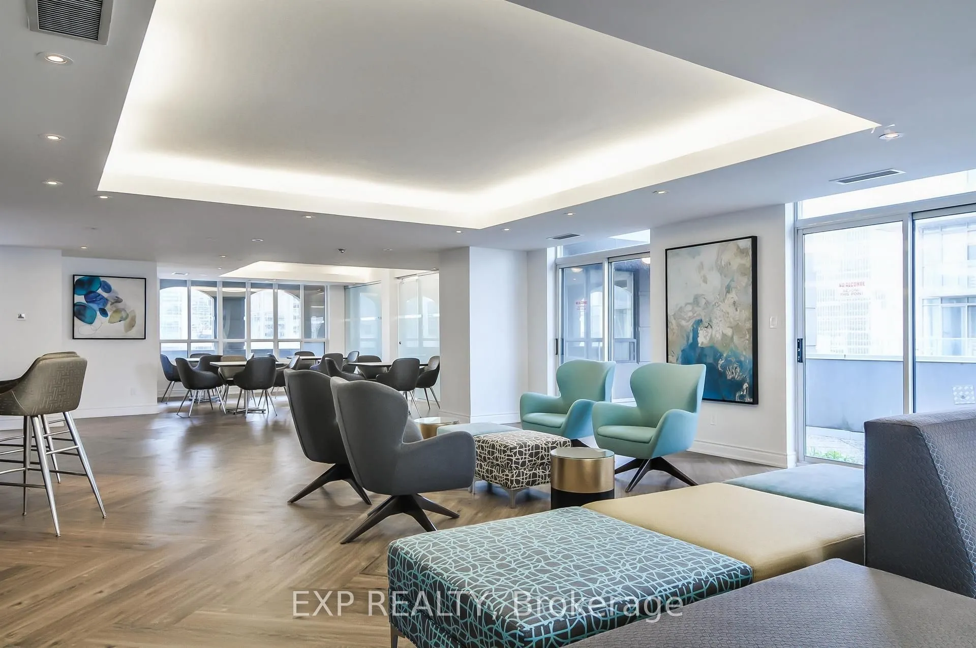 140 Simcoe Street, #512
