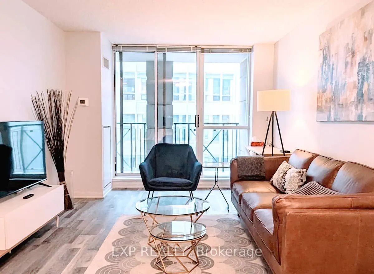 140 Simcoe Street, #512