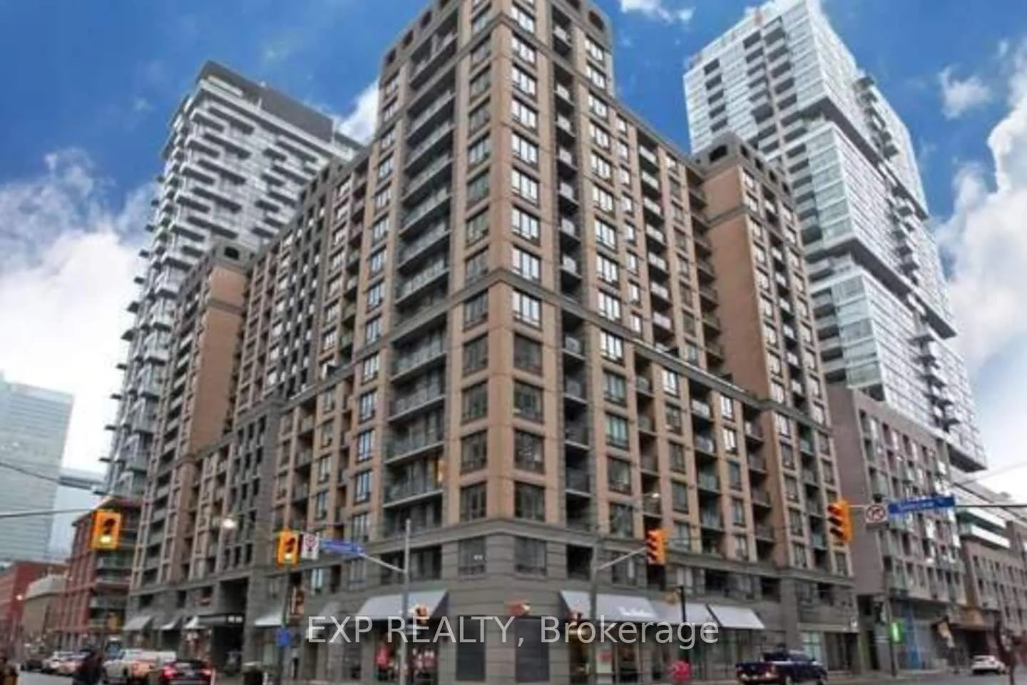140 Simcoe Street, #512