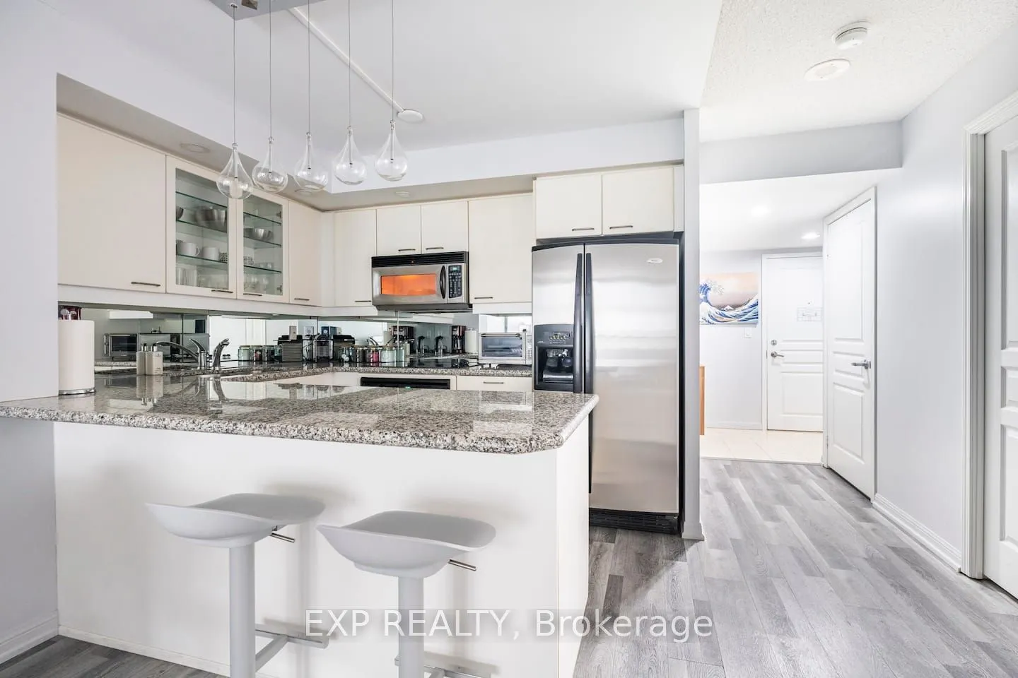 140 Simcoe Street, #512