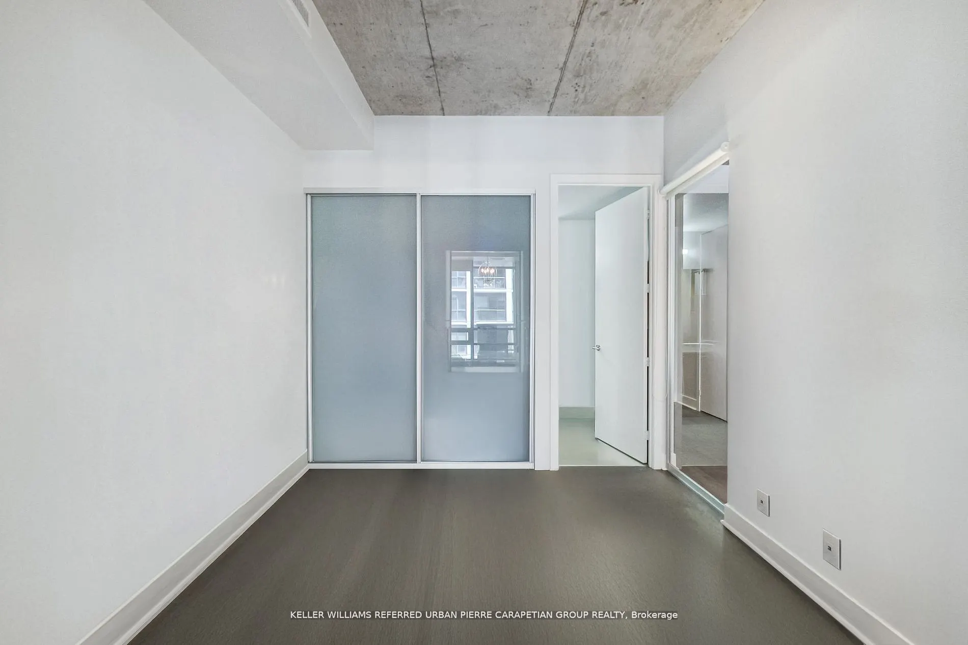 399 Adelaide Street W, #520