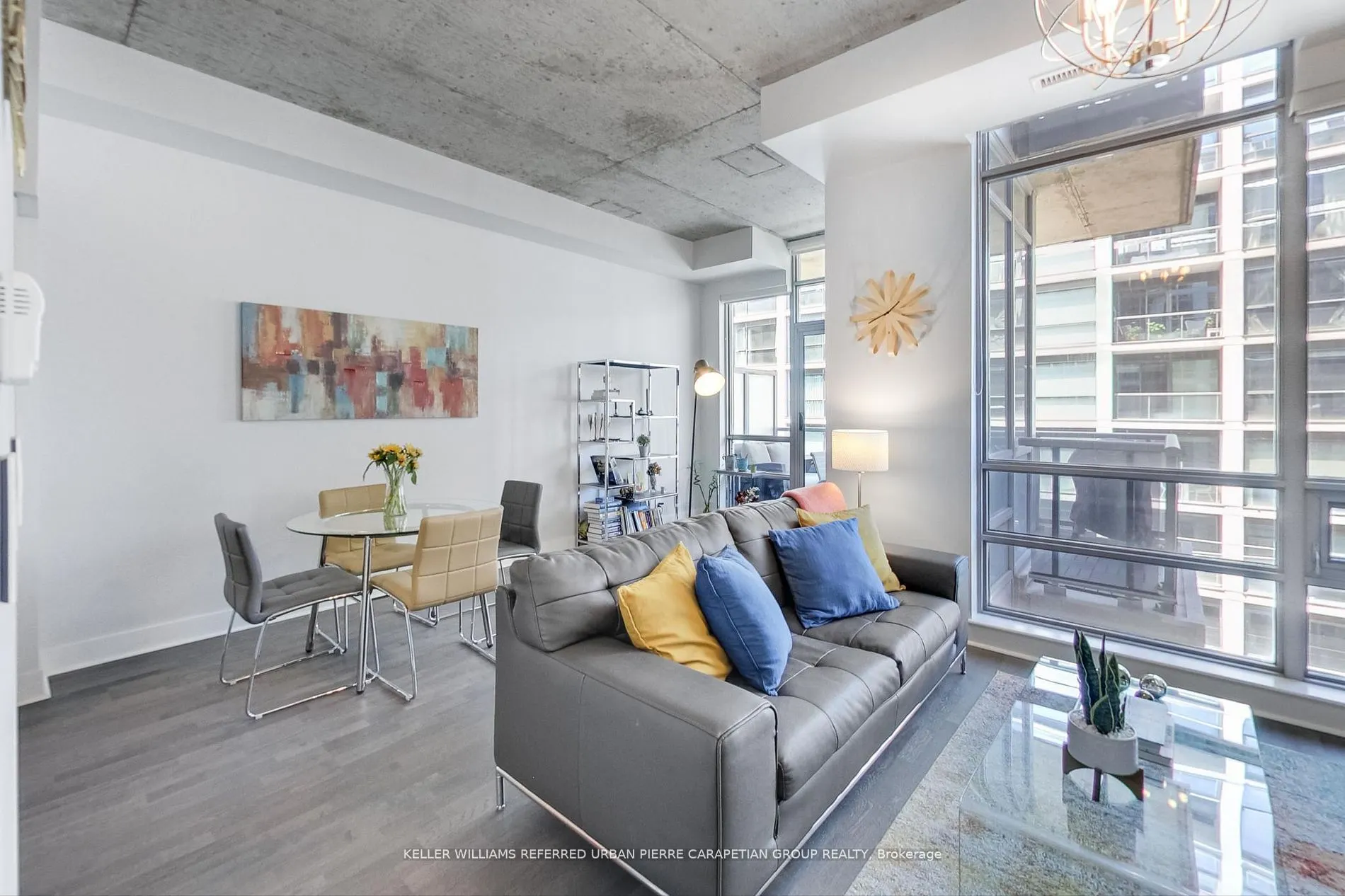 399 Adelaide Street W, #520