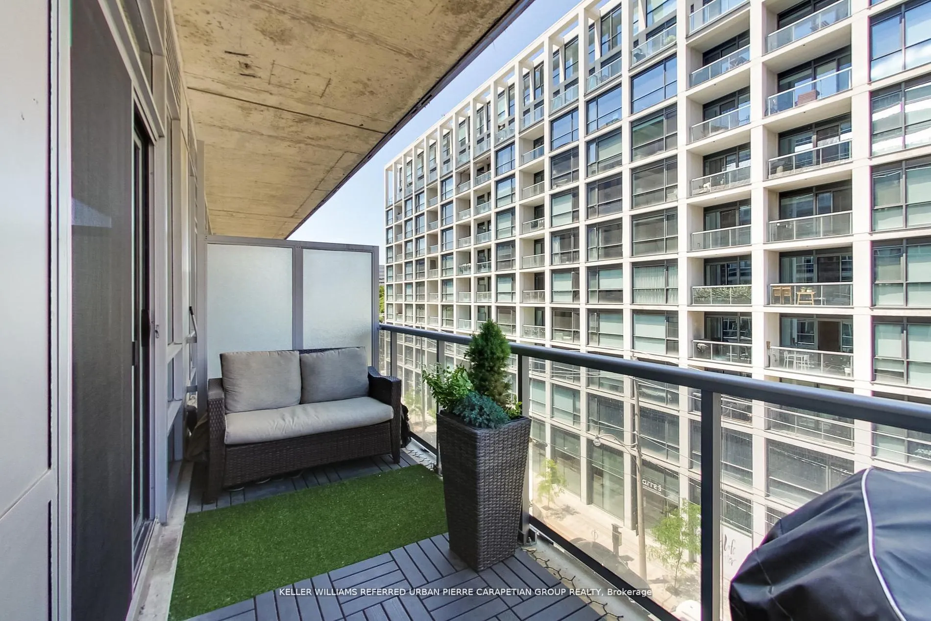 399 Adelaide Street W, #520