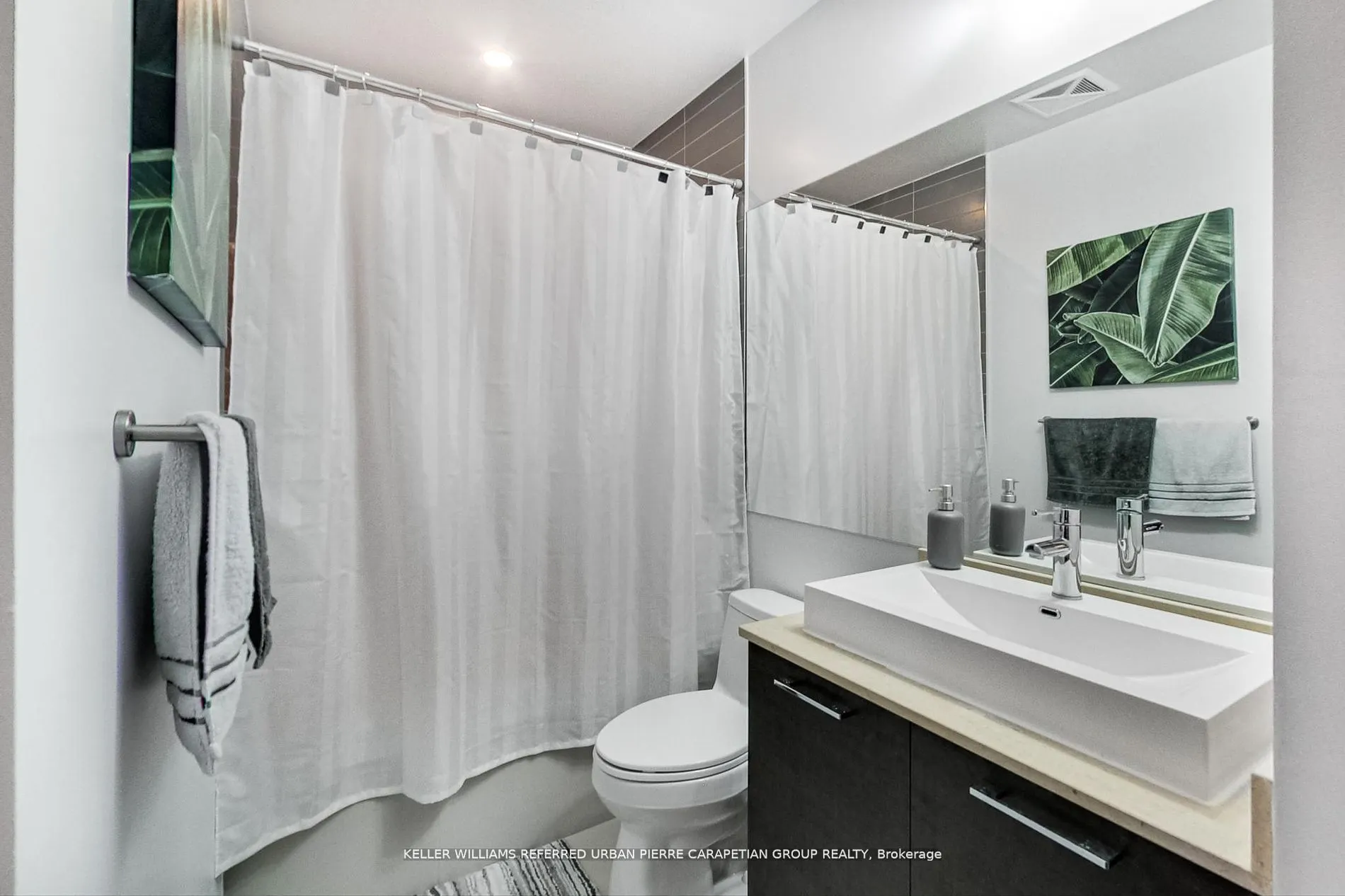 399 Adelaide Street W, #520