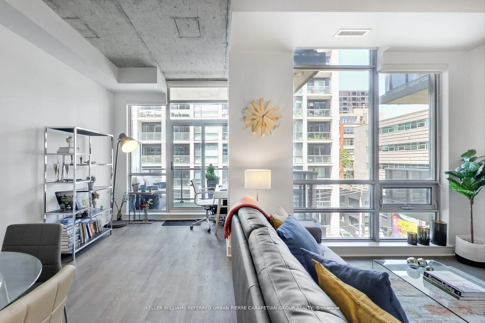 399 Adelaide Street W, #520