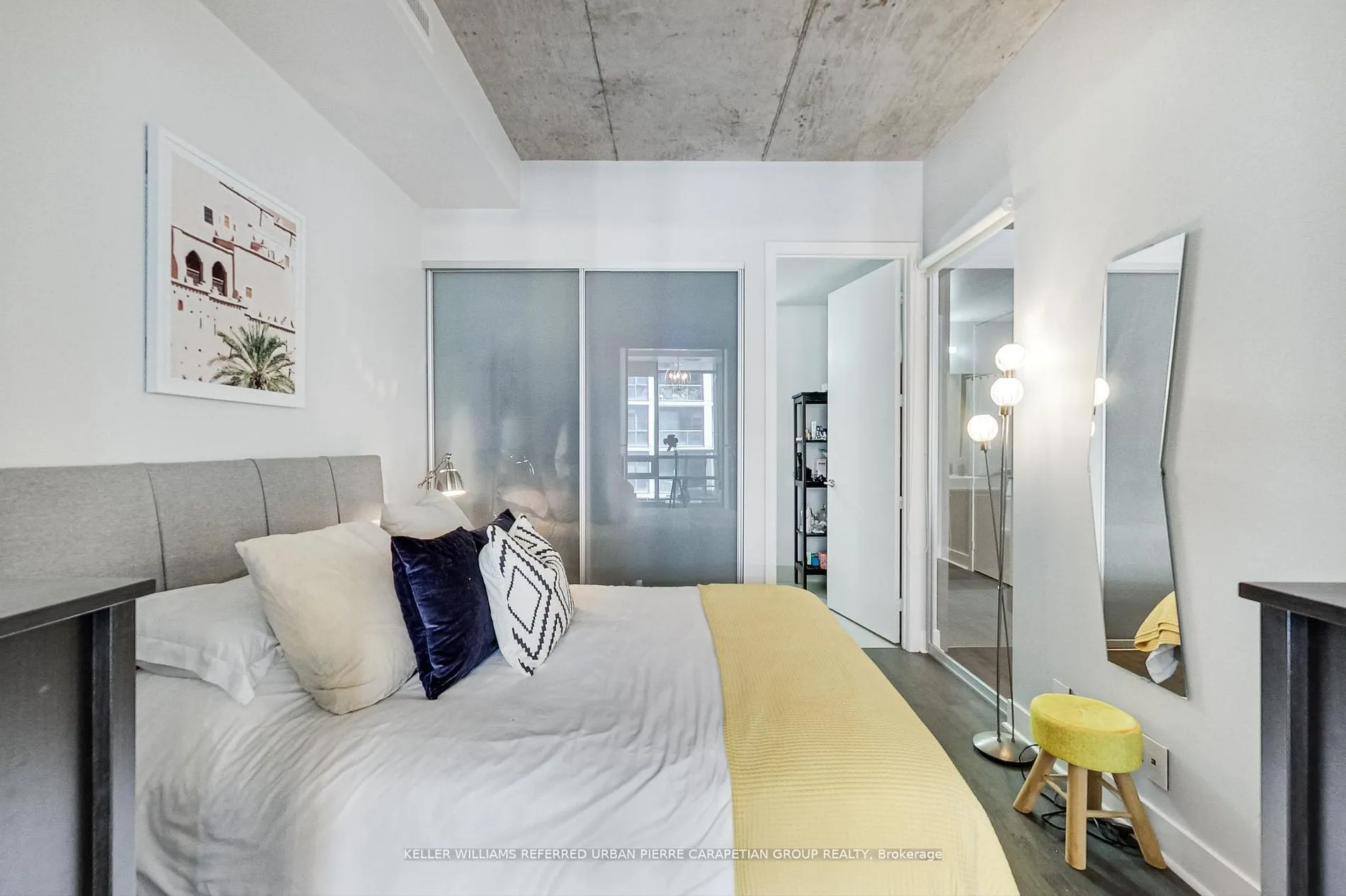 399 Adelaide Street W, #520