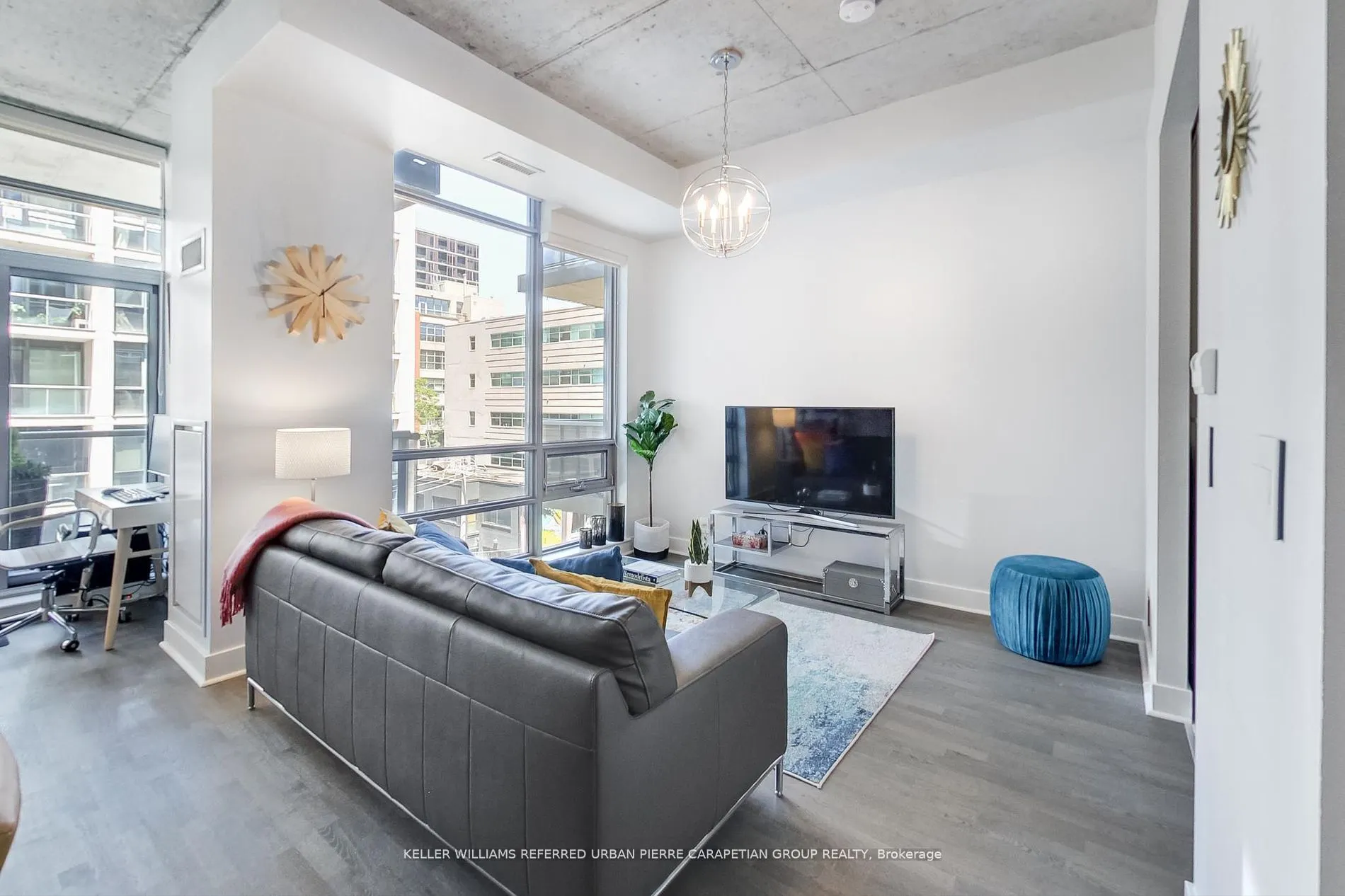 399 Adelaide Street W, #520